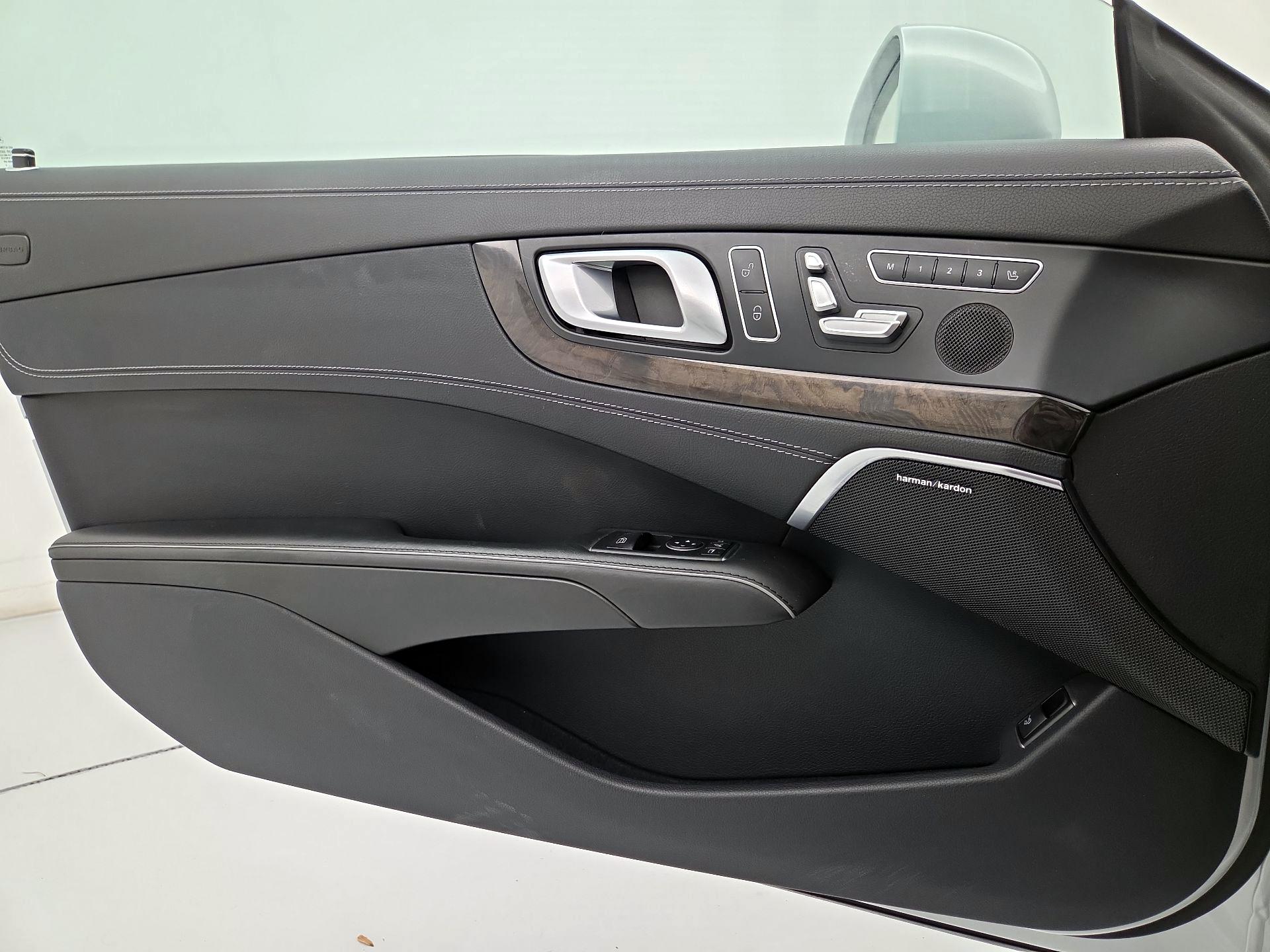 Thumbnail: 2015 Mercedes-Benz SL-Class - 12