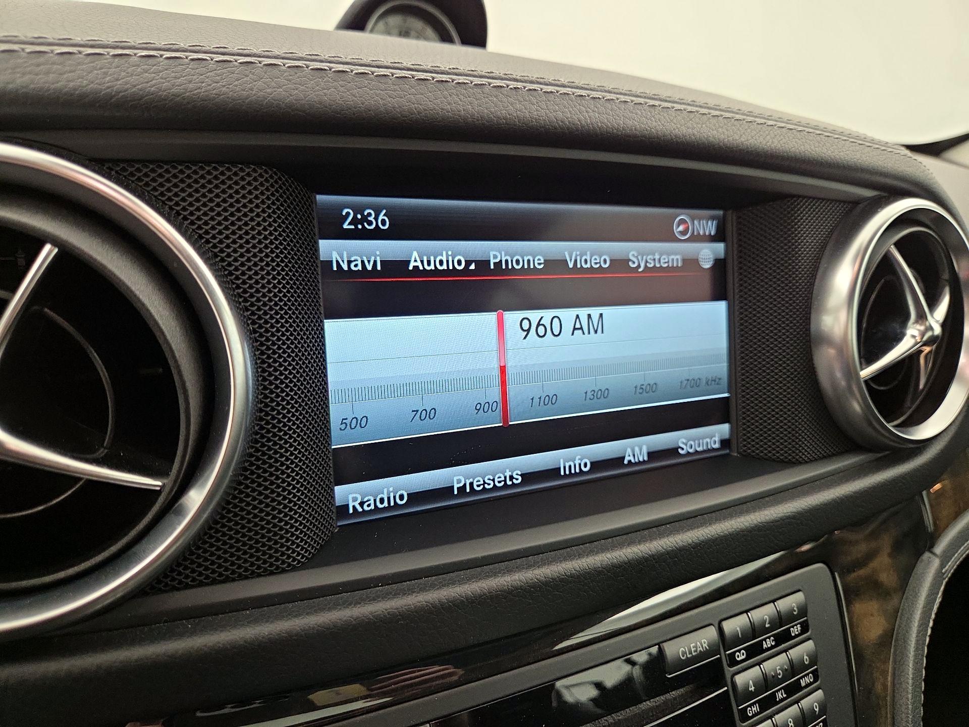 Thumbnail: 2015 Mercedes-Benz SL-Class - 16