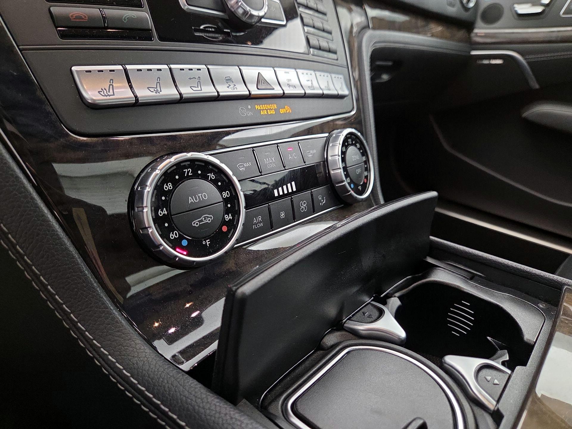 Thumbnail: 2015 Mercedes-Benz SL-Class - 17