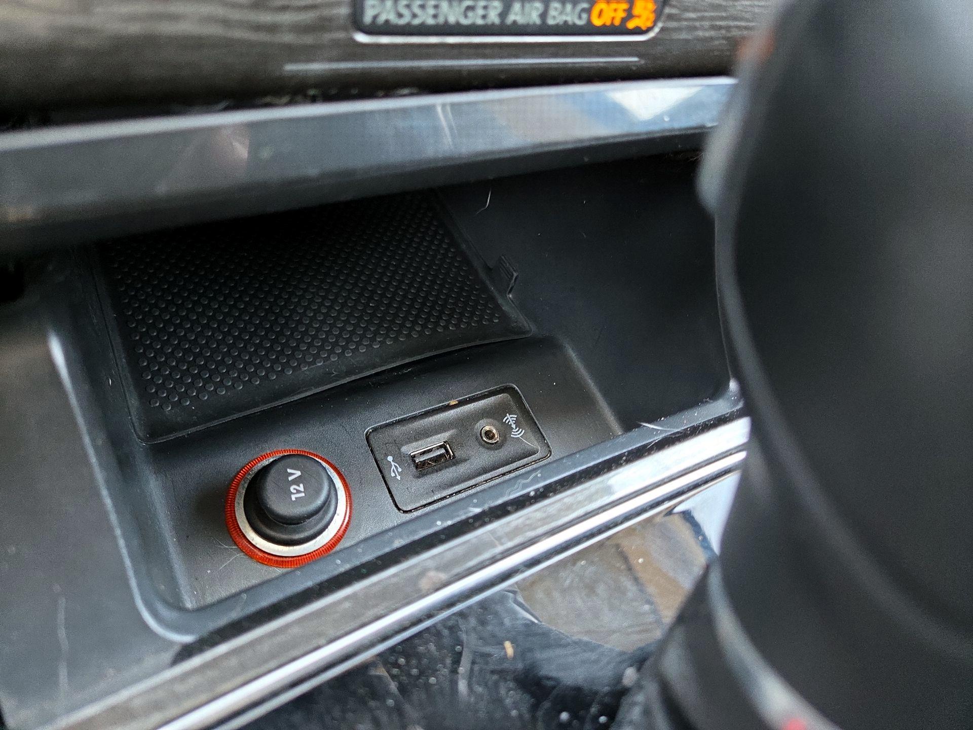 Thumbnail: 2016 Volkswagen Passat - 18