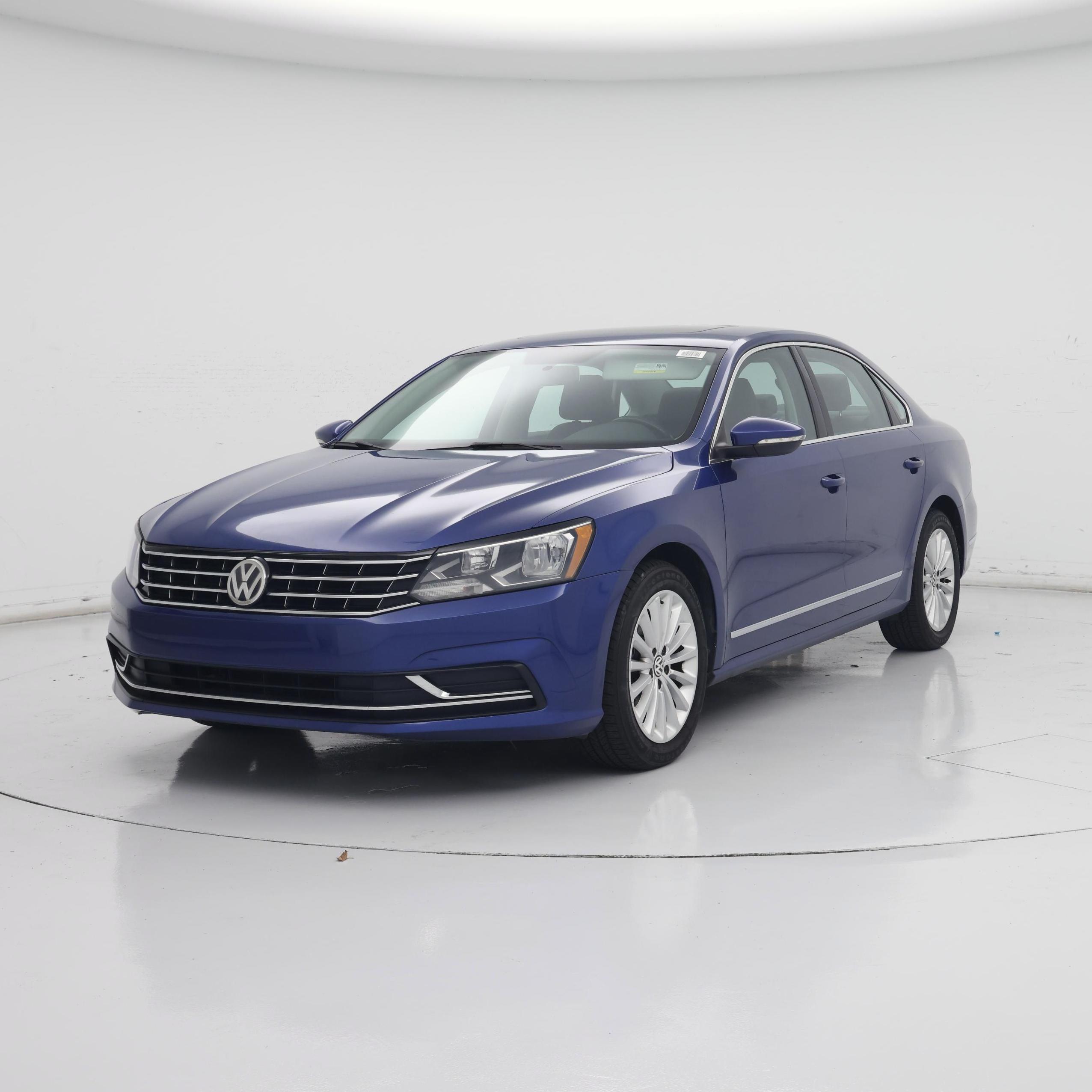 Thumbnail: 2016 Volkswagen Passat - 4
