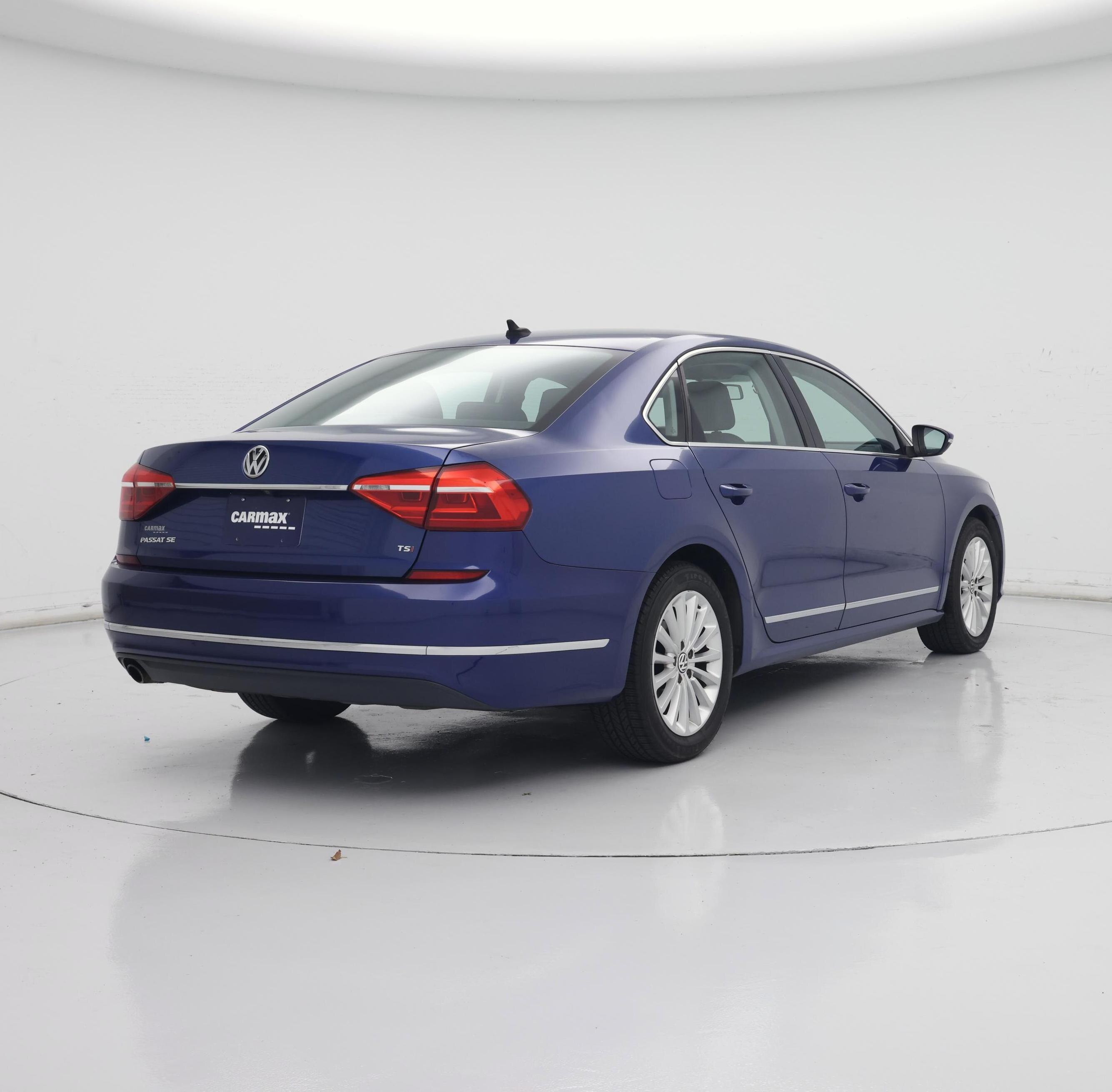 Thumbnail: 2016 Volkswagen Passat - 8