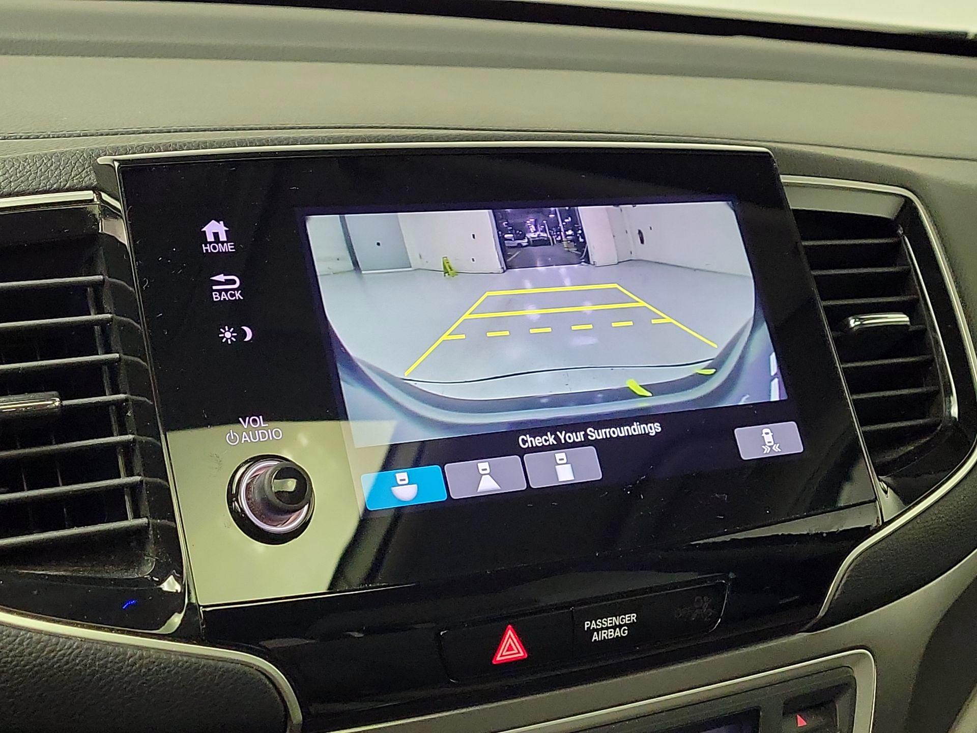 Thumbnail: 2020 Honda Pilot - 14