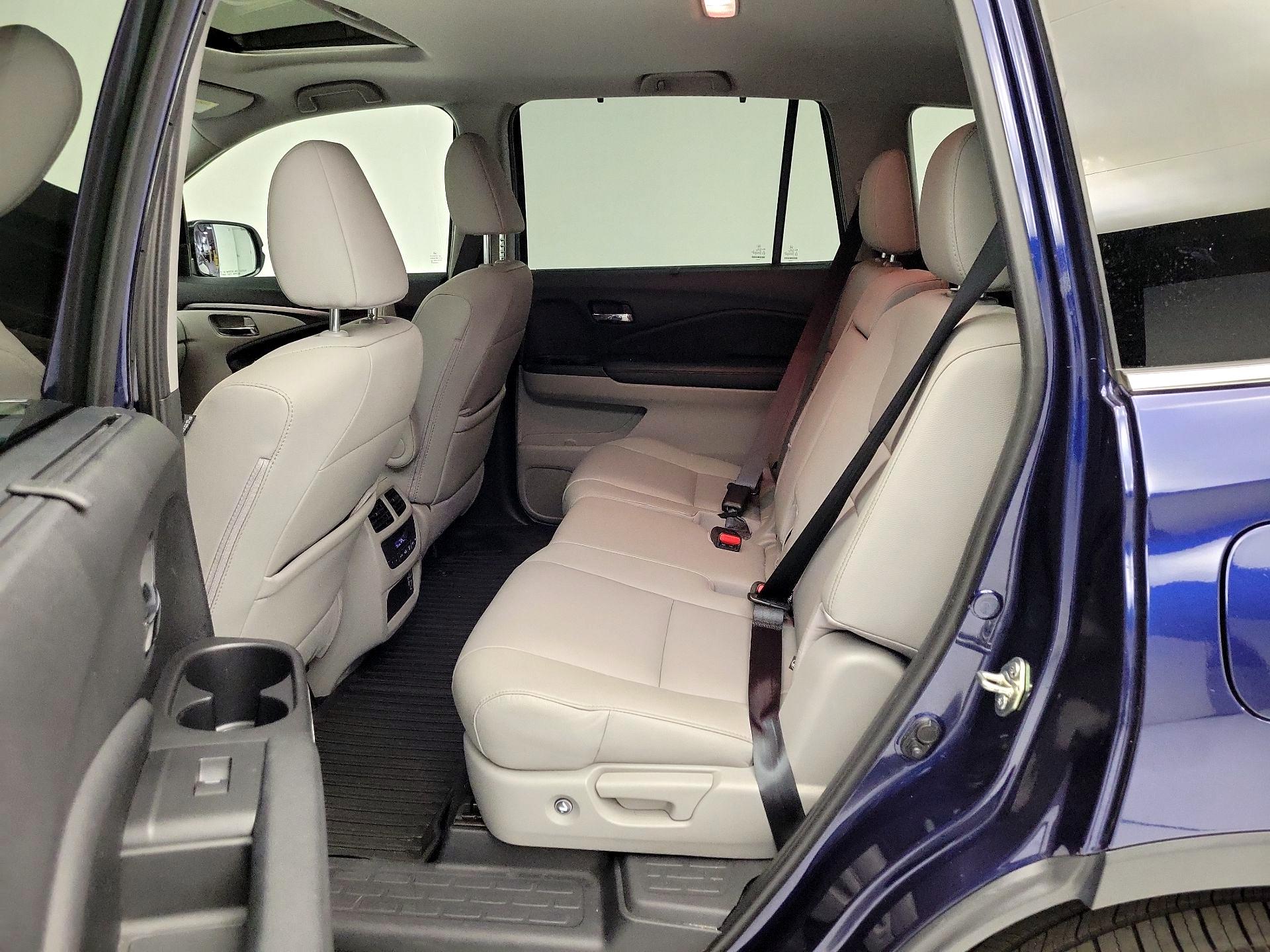 Thumbnail: 2020 Honda Pilot - 20