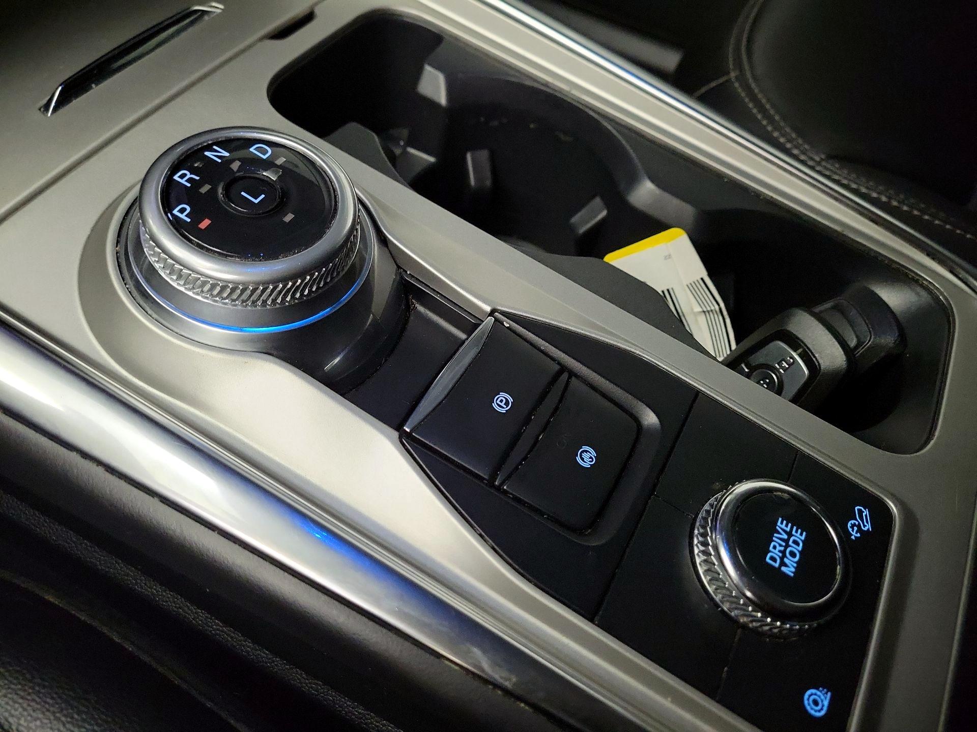 Thumbnail: 2022 Ford Explorer - 17