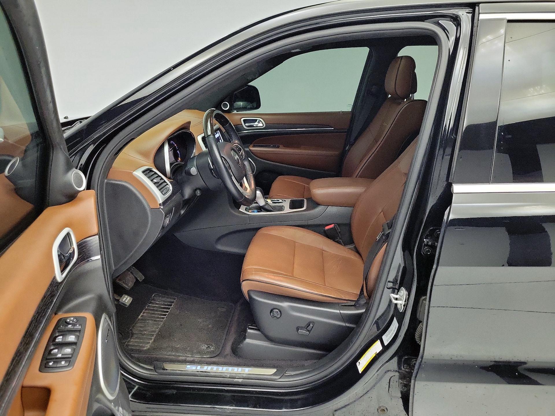 Thumbnail: 2018 Jeep Grand Cherokee - 11