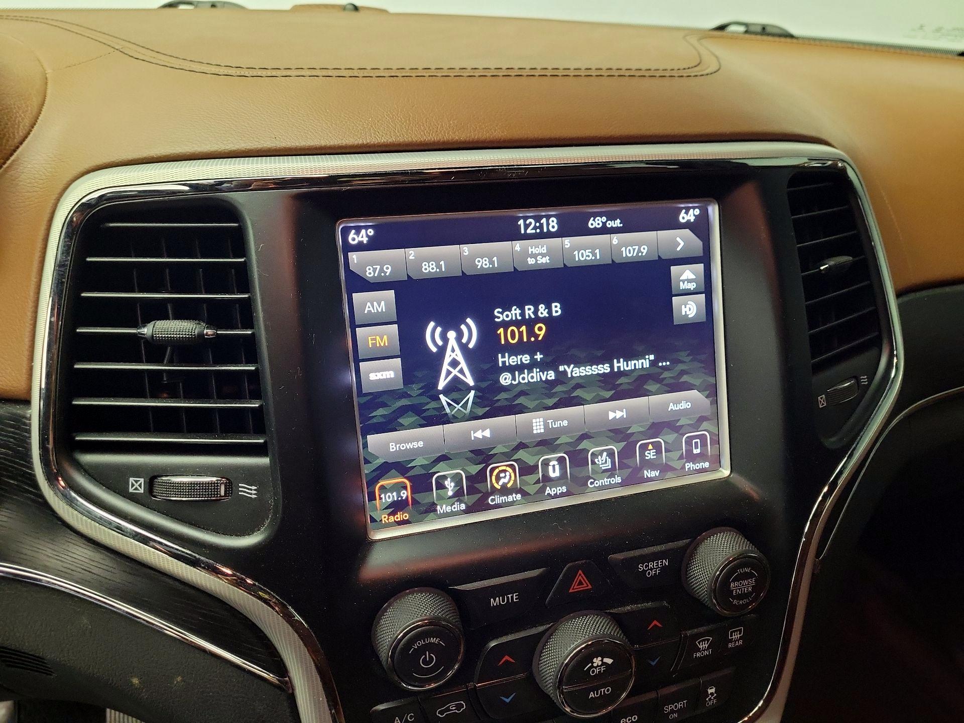 Thumbnail: 2018 Jeep Grand Cherokee - 16