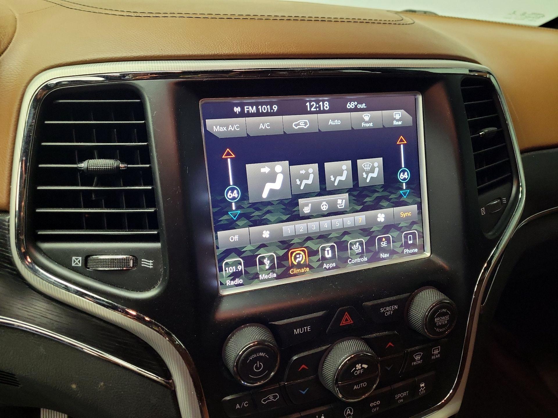 Thumbnail: 2018 Jeep Grand Cherokee - 17