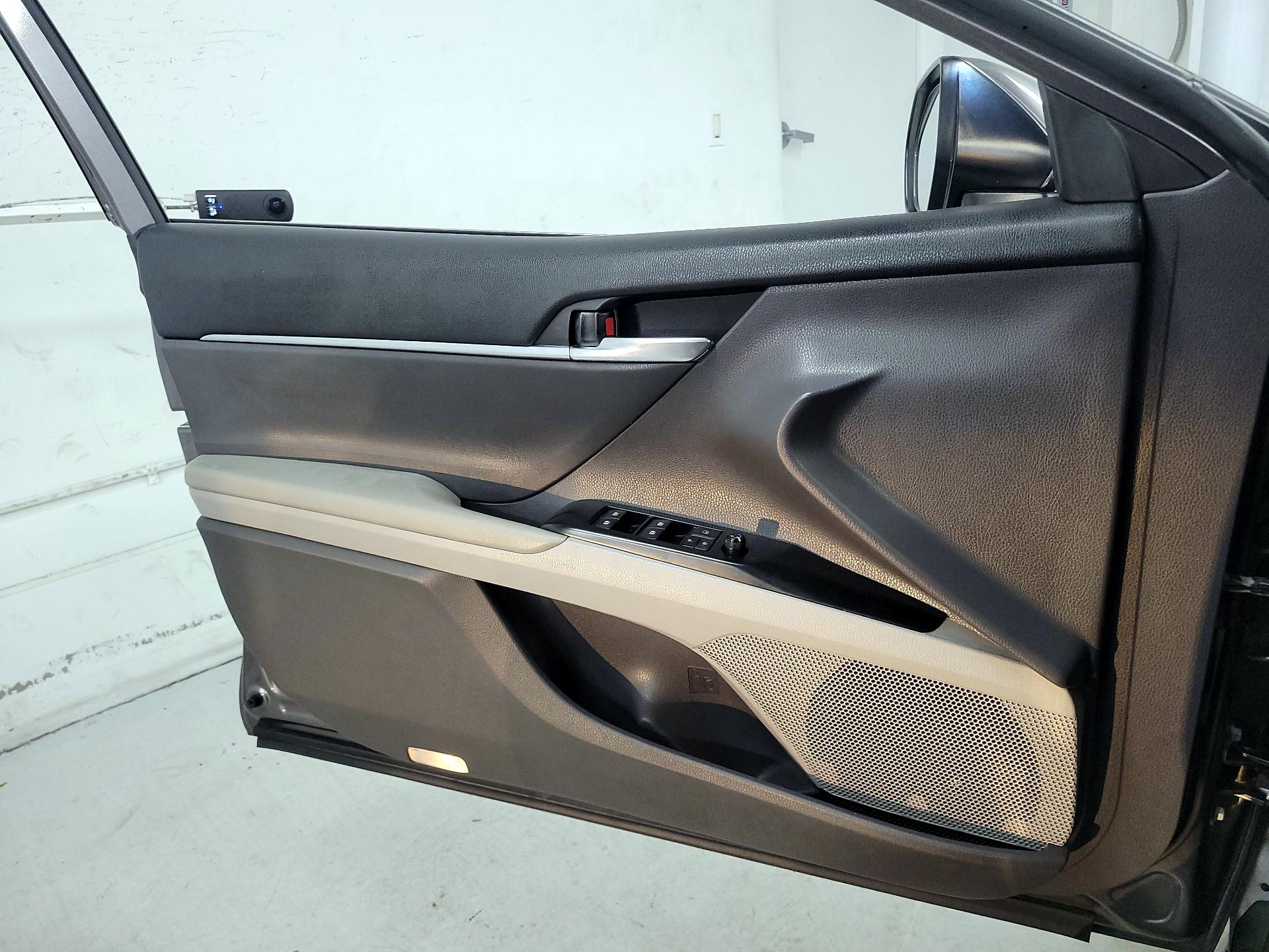 Thumbnail: 2018 Toyota Camry - 12