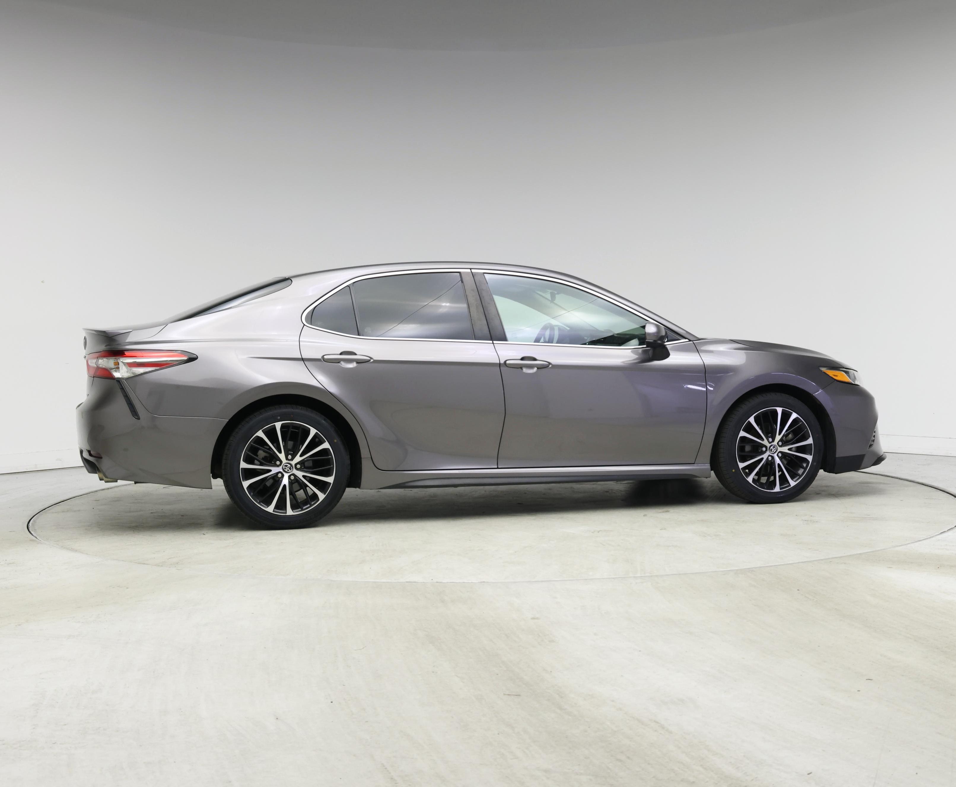 Thumbnail: 2018 Toyota Camry - 7