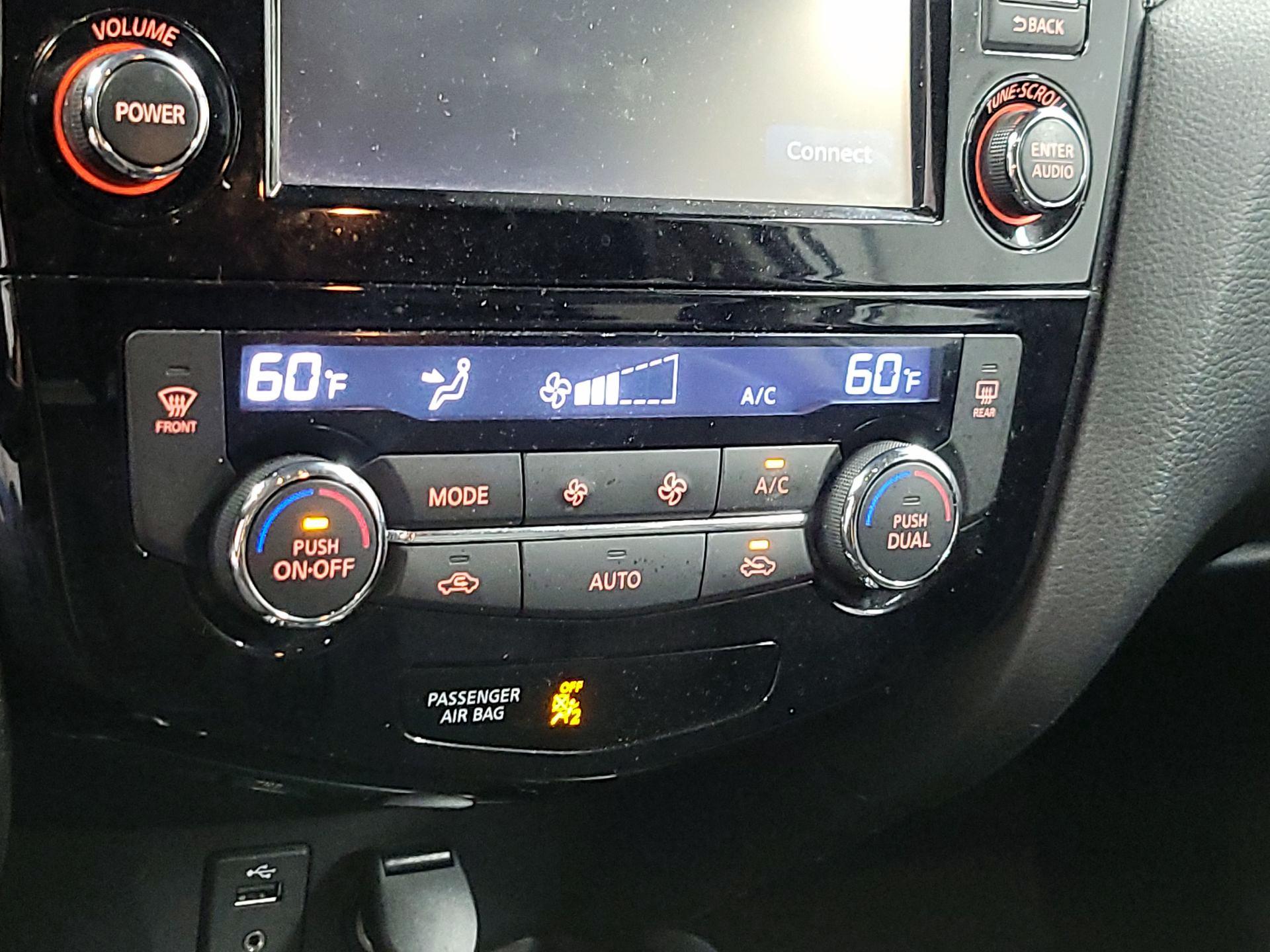 Thumbnail: 2016 Nissan Rogue - 15