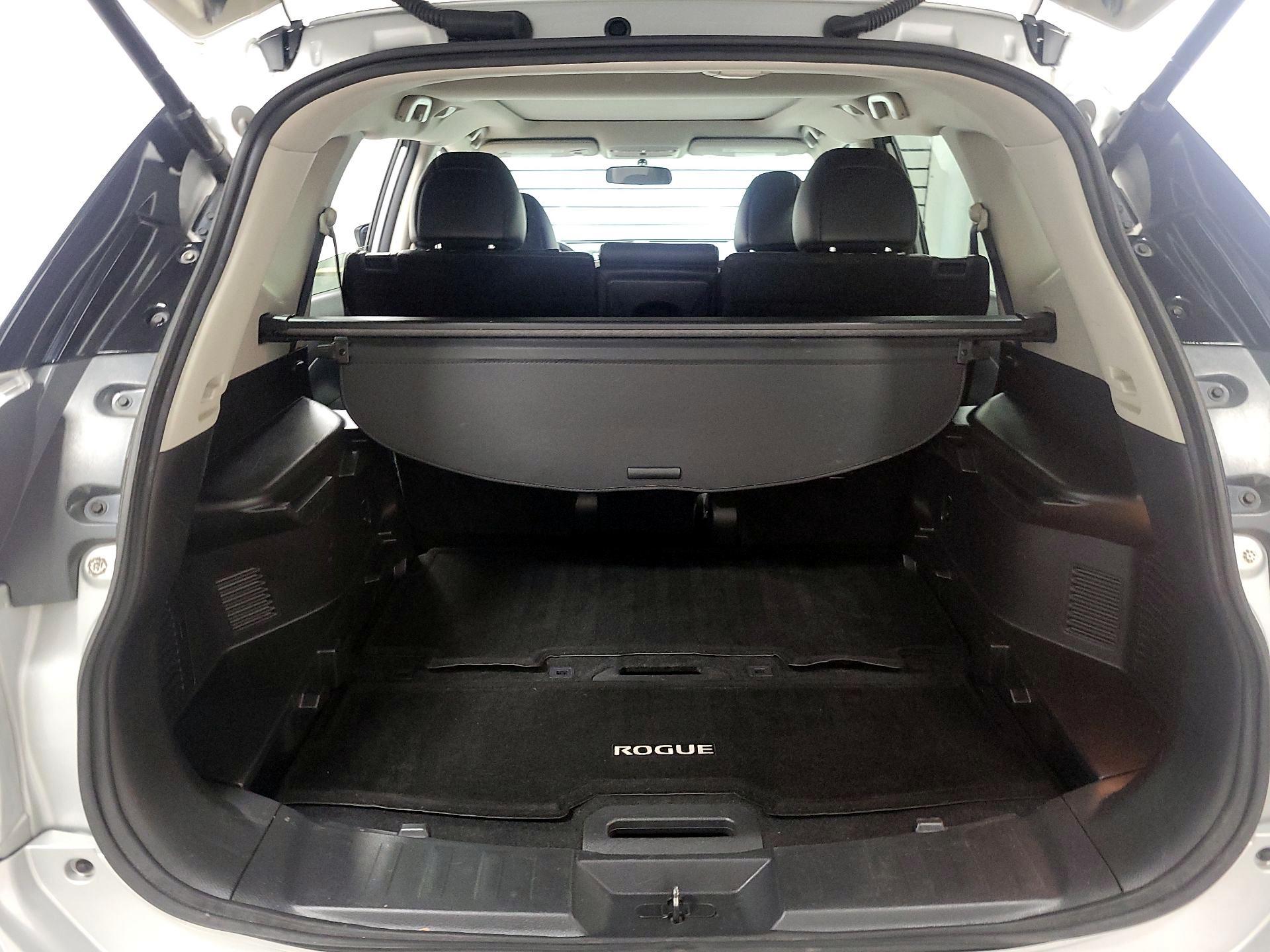 Thumbnail: 2016 Nissan Rogue - 18