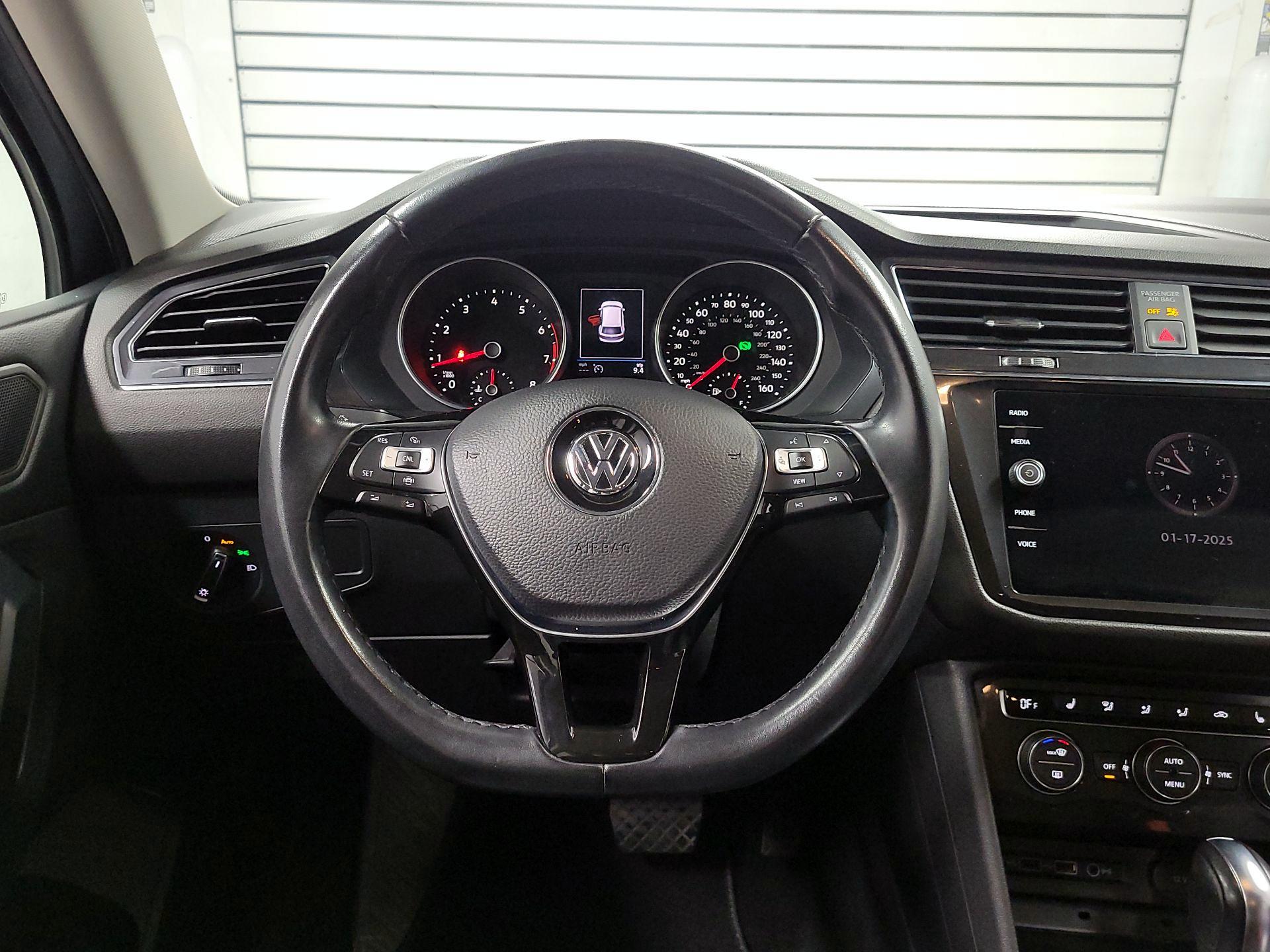 Thumbnail: 2019 Volkswagen Tiguan - 10