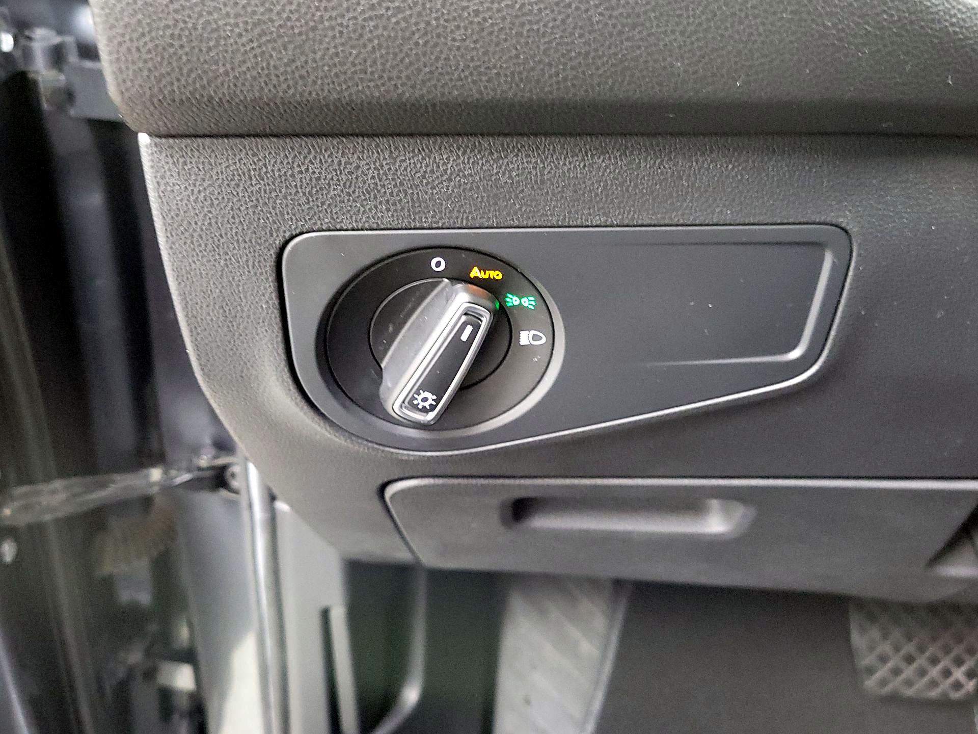 Thumbnail: 2019 Volkswagen Tiguan - 13