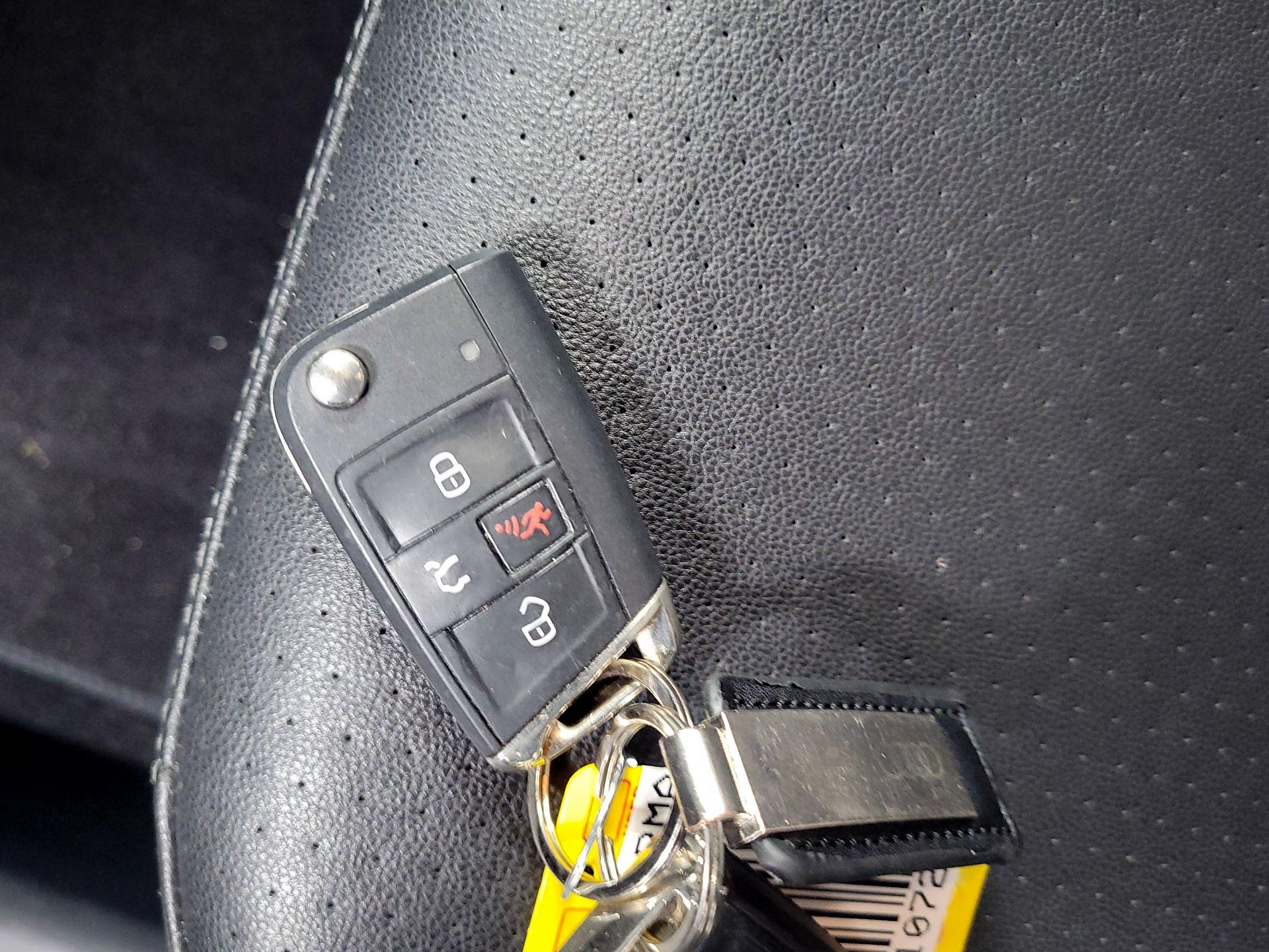 Thumbnail: 2019 Volkswagen Tiguan - 20