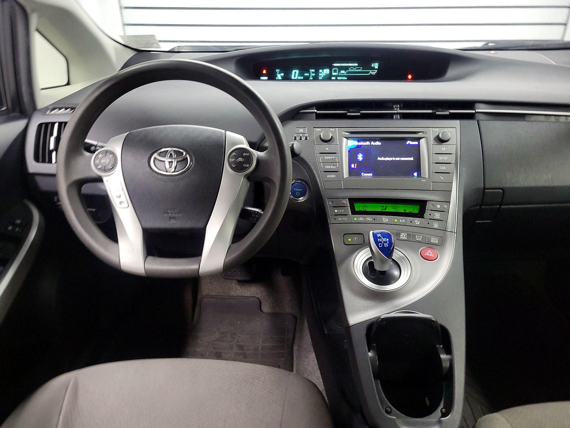 Thumbnail: 2015 Toyota Prius - 9