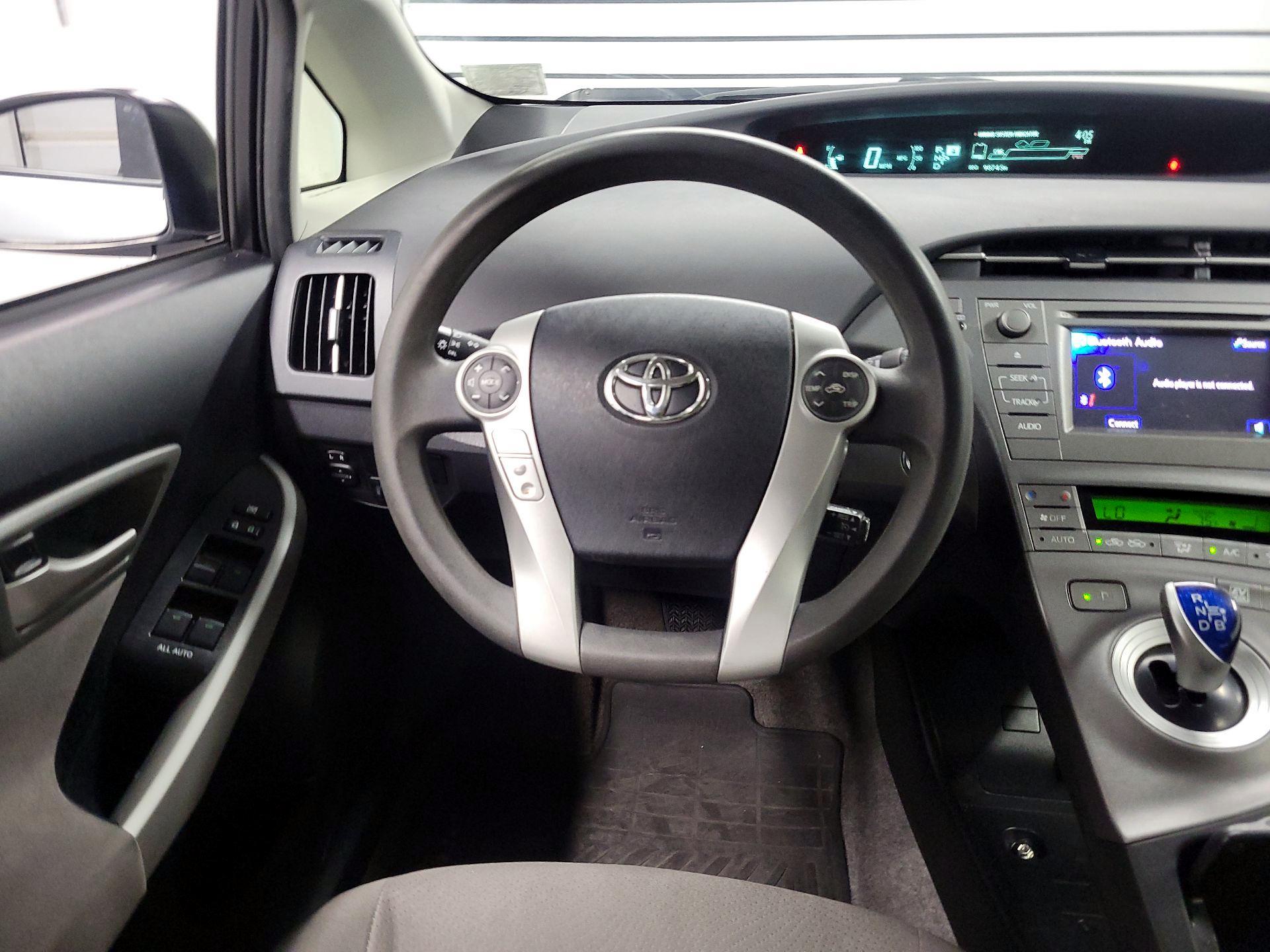 Thumbnail: 2015 Toyota Prius - 10
