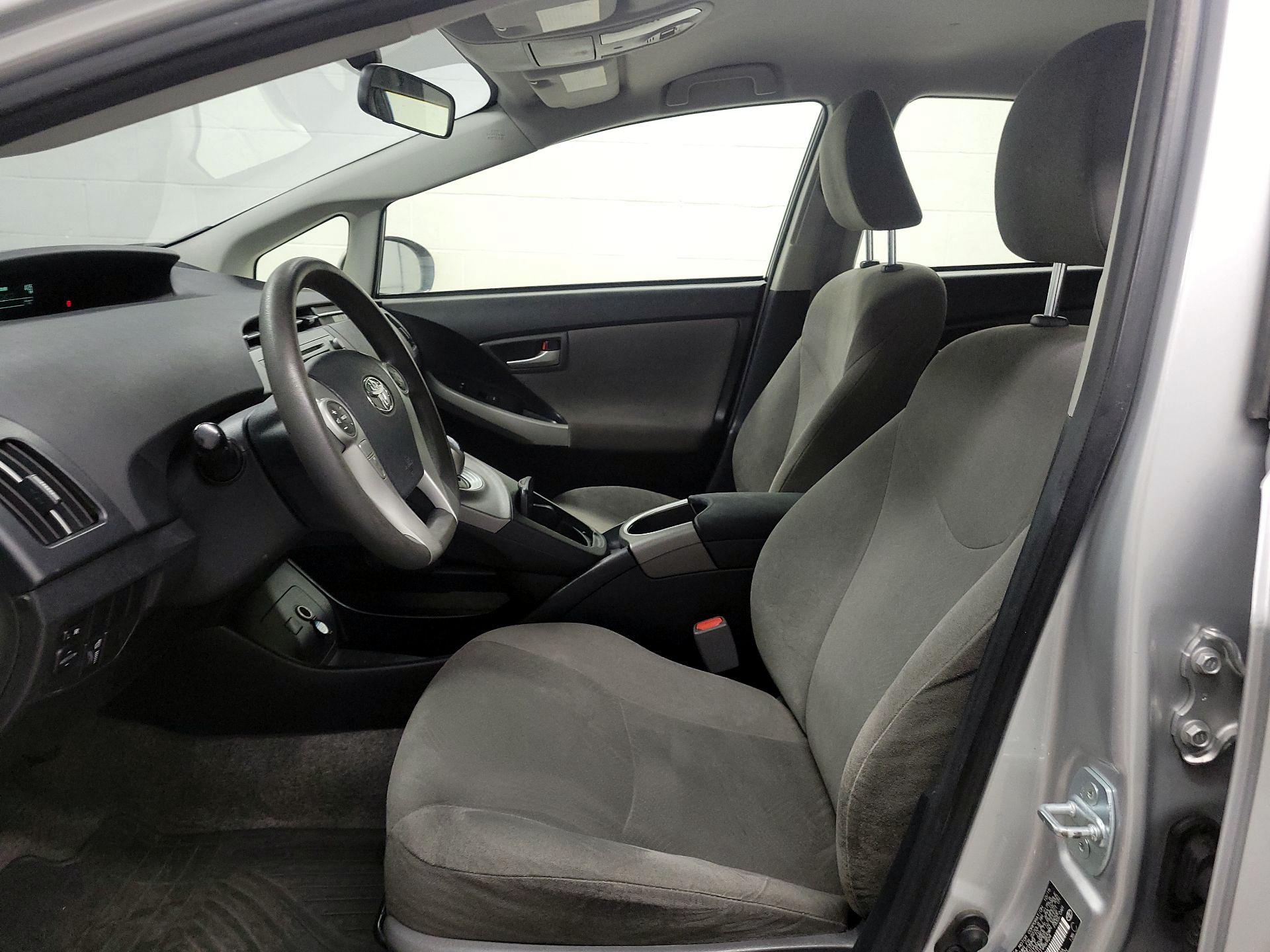 Thumbnail: 2015 Toyota Prius - 11