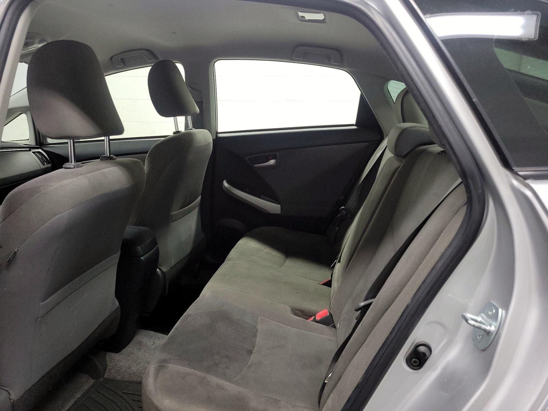 Thumbnail: 2015 Toyota Prius - 17