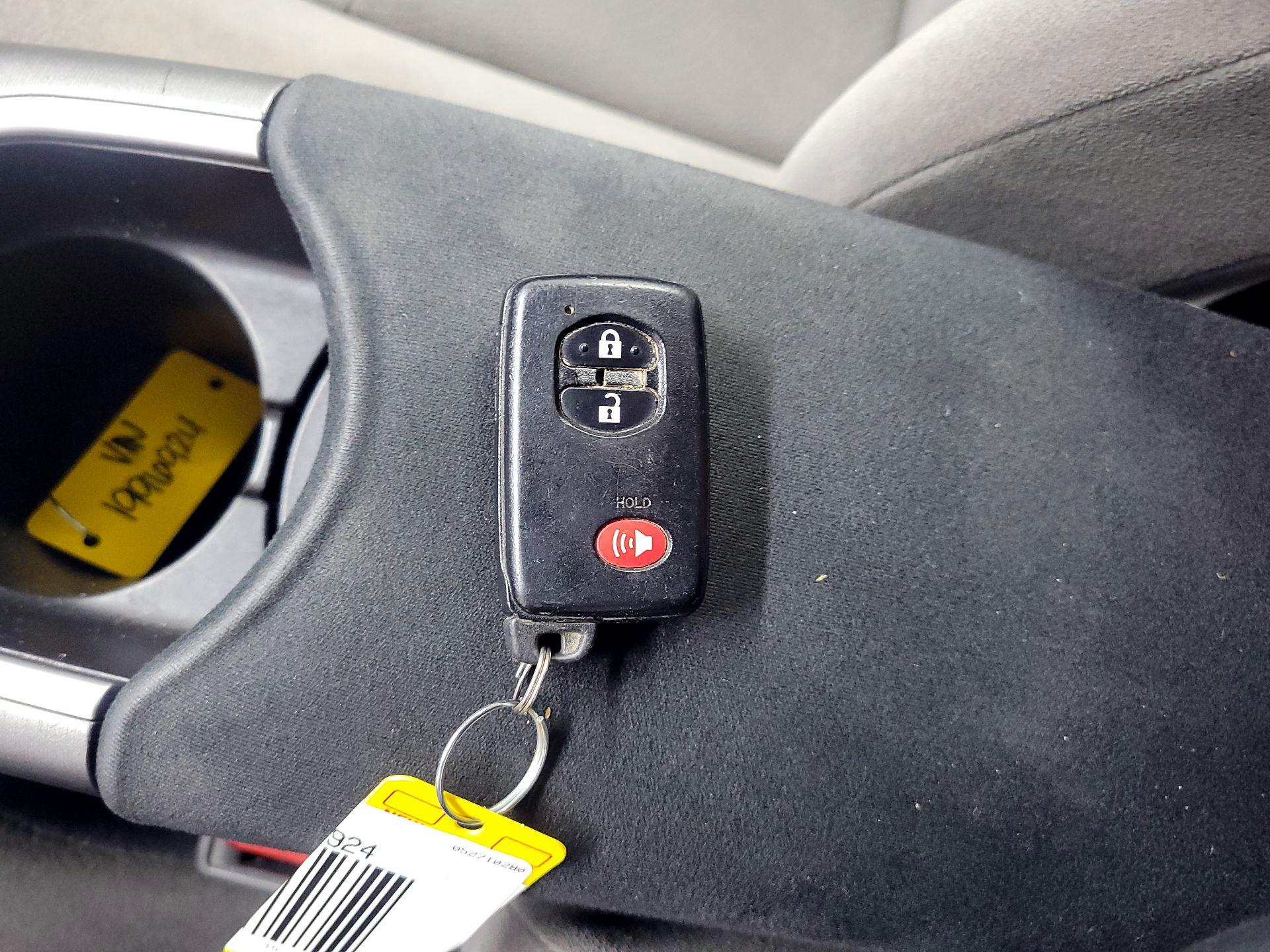 Thumbnail: 2015 Toyota Prius - 20