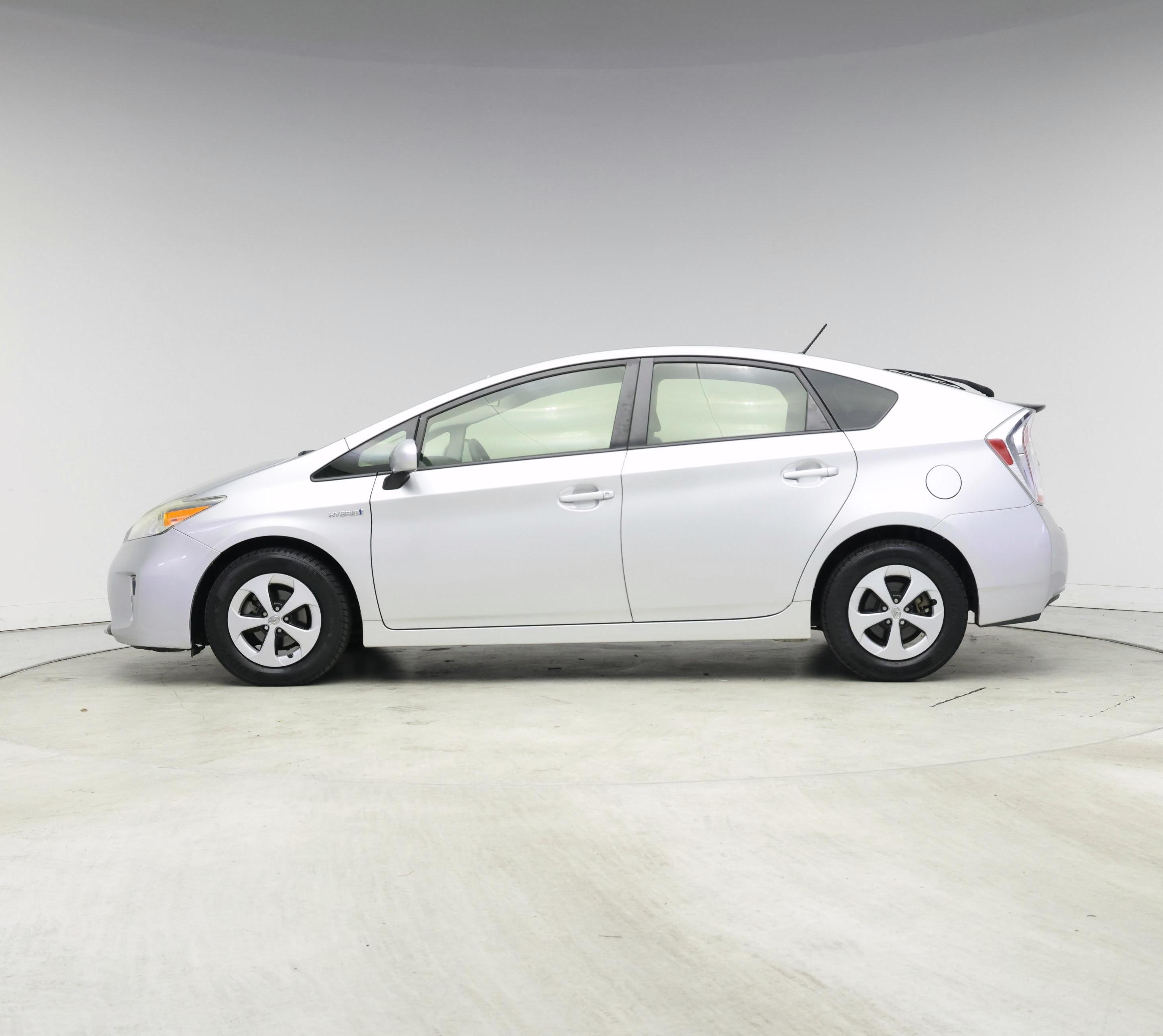 Thumbnail: 2015 Toyota Prius - 3