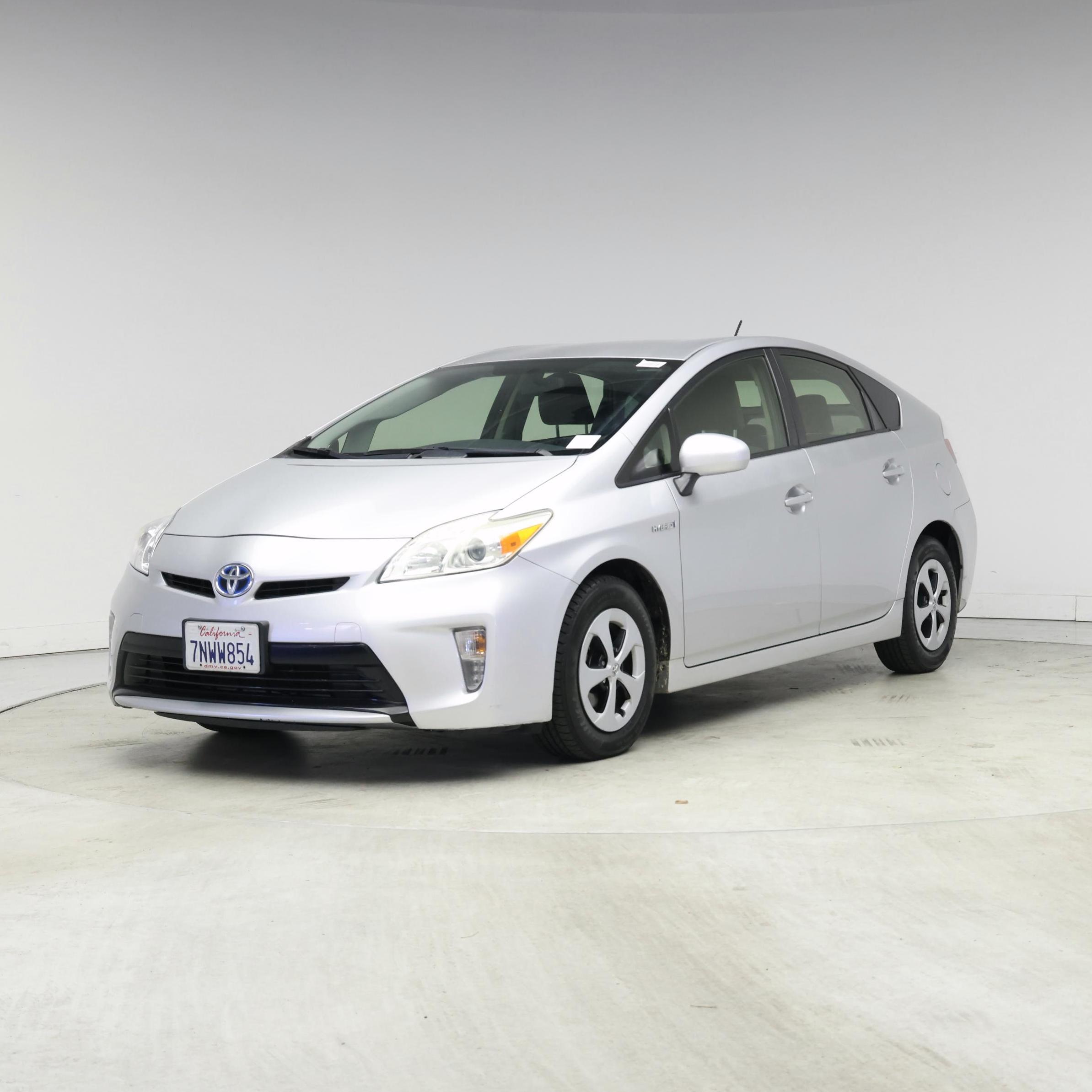 Thumbnail: 2015 Toyota Prius - 4