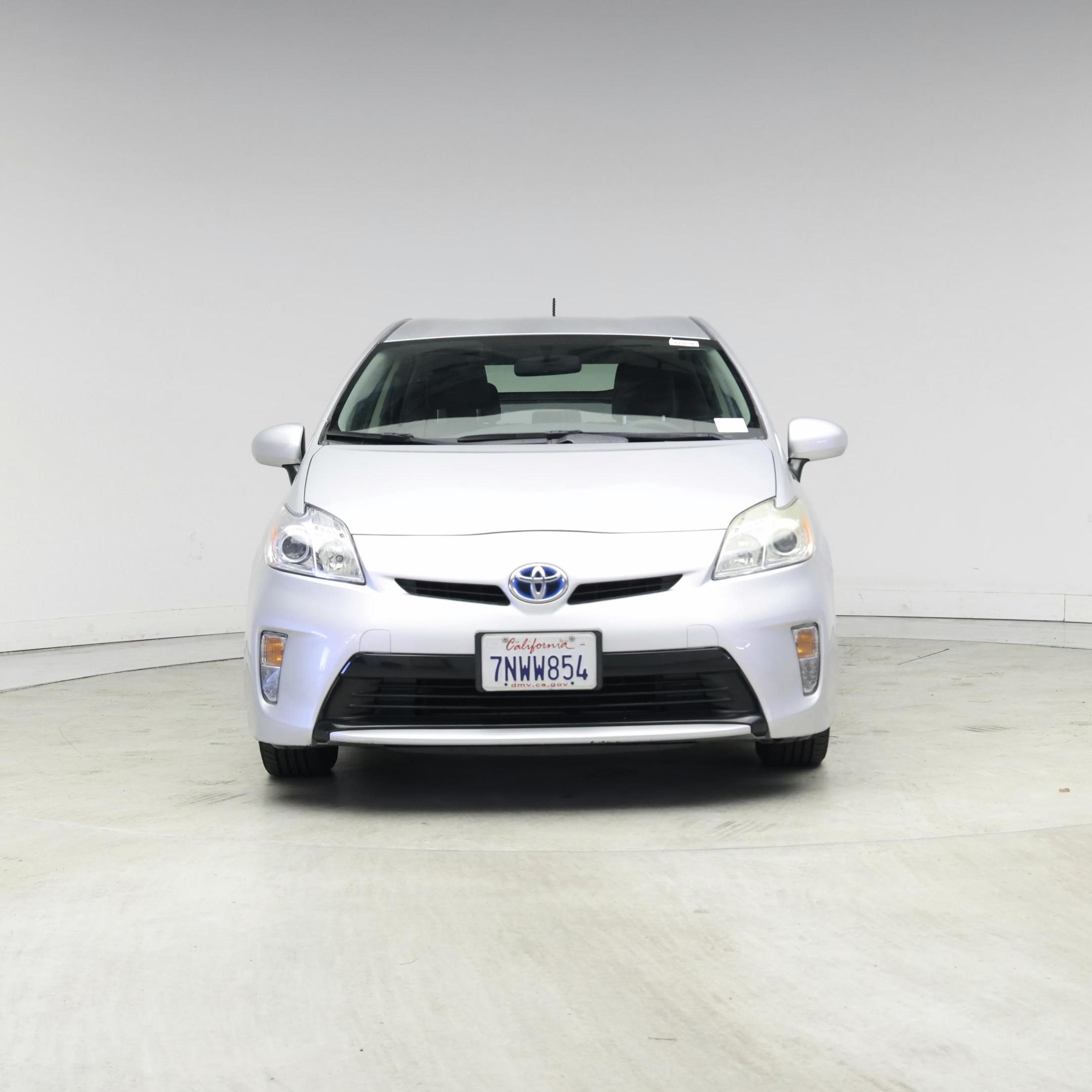 Thumbnail: 2015 Toyota Prius - 5