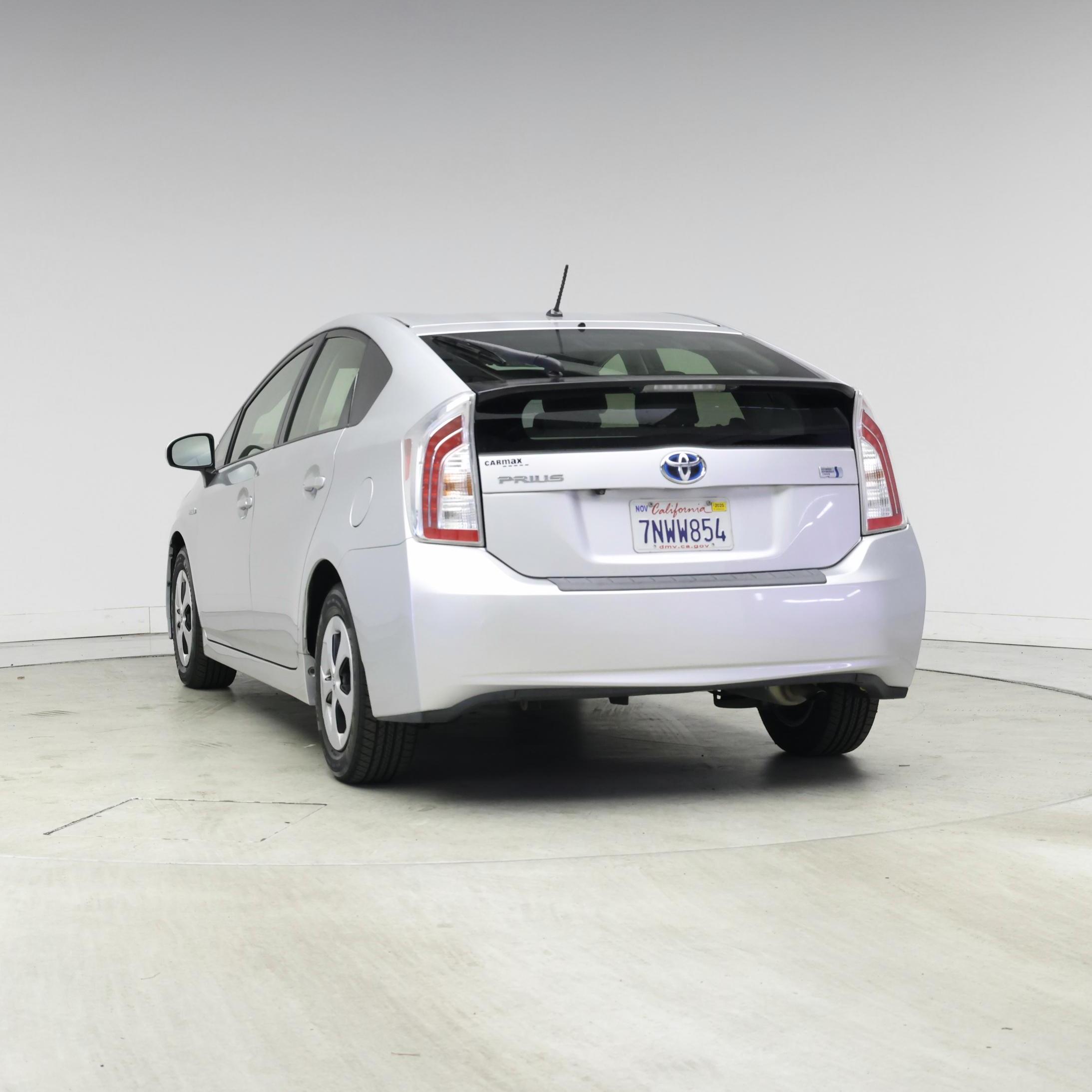 Thumbnail: 2015 Toyota Prius - 6