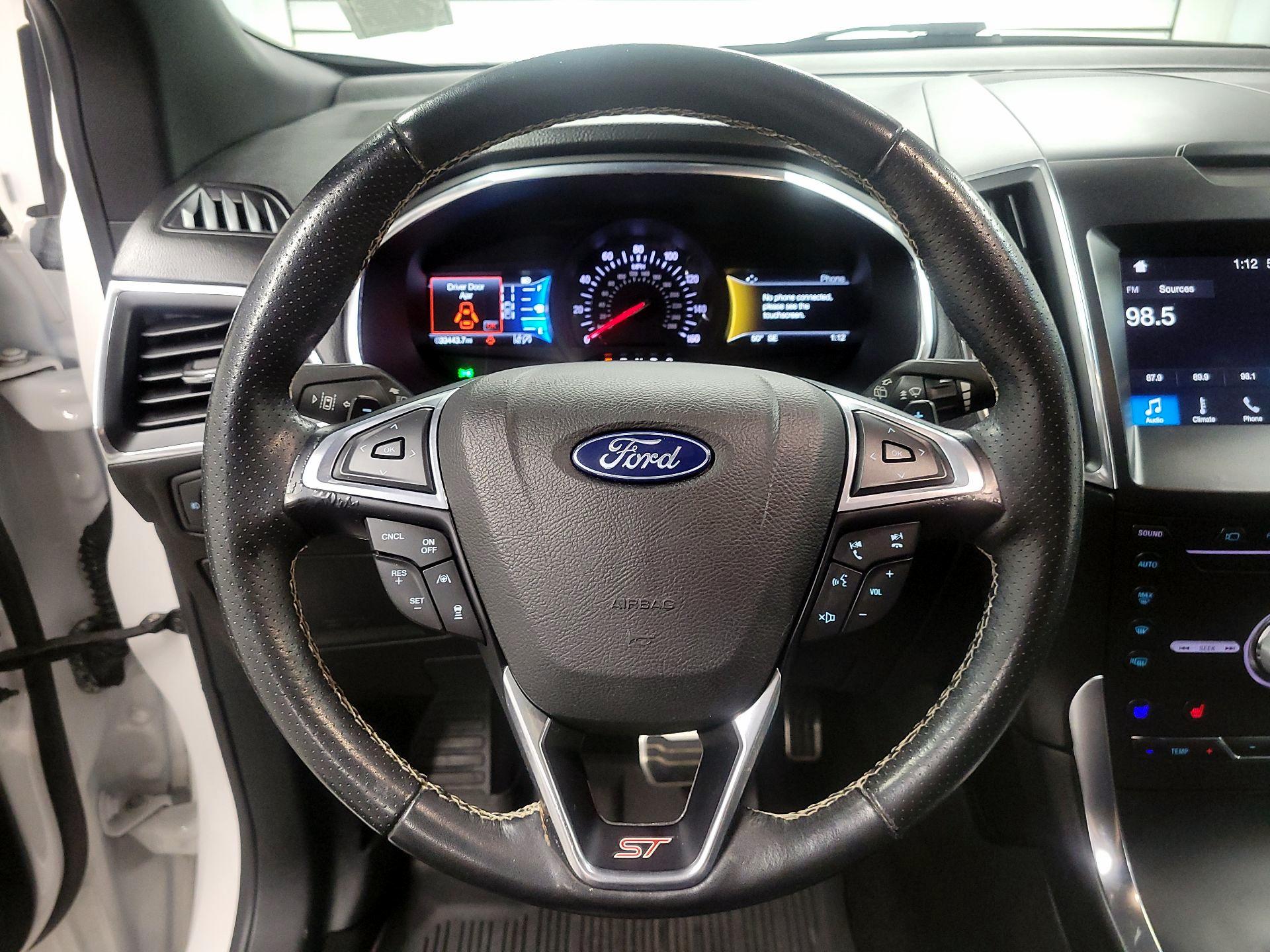 Thumbnail: 2019 Ford Edge - 10