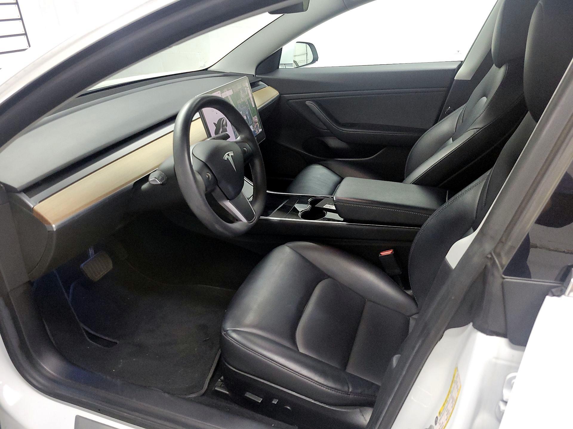 Thumbnail: 2020 Tesla Model 3 - 11