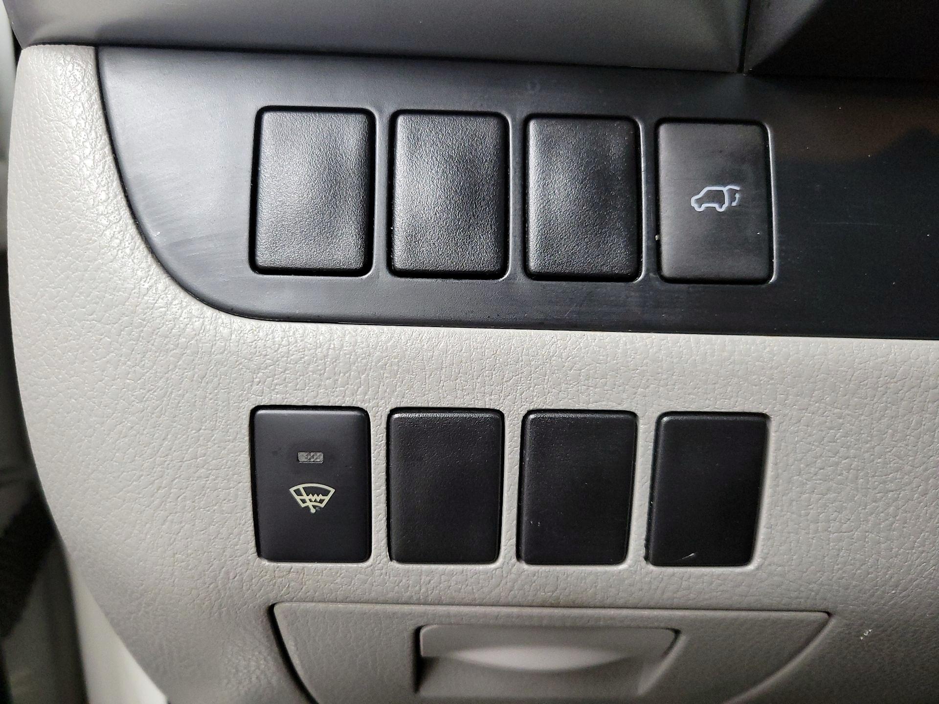 Thumbnail: 2014 Toyota Highlander - 13