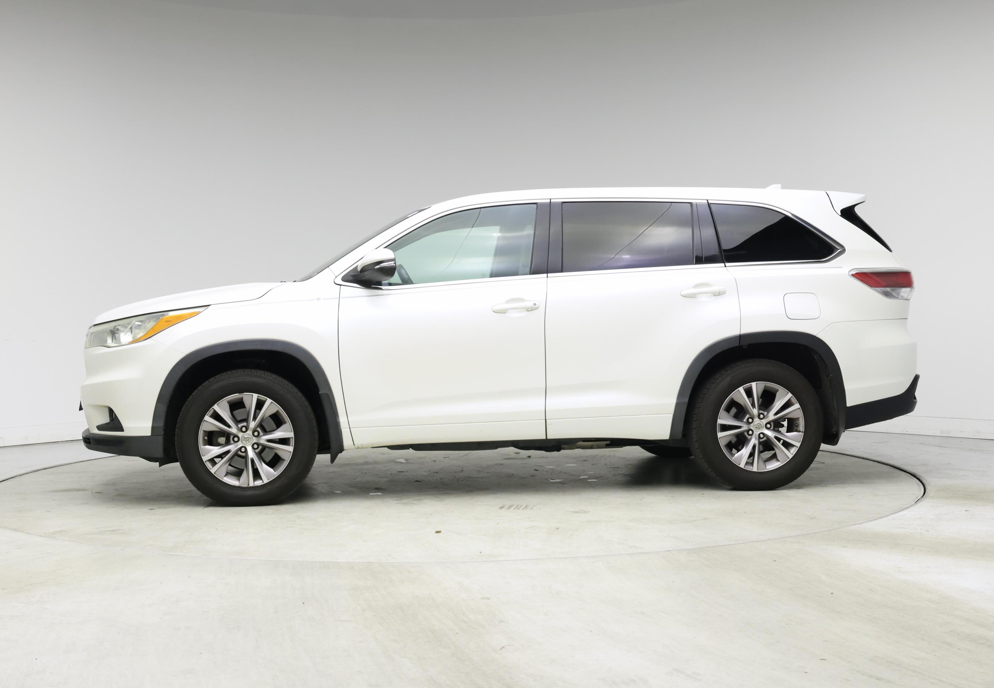 Thumbnail: 2014 Toyota Highlander - 3