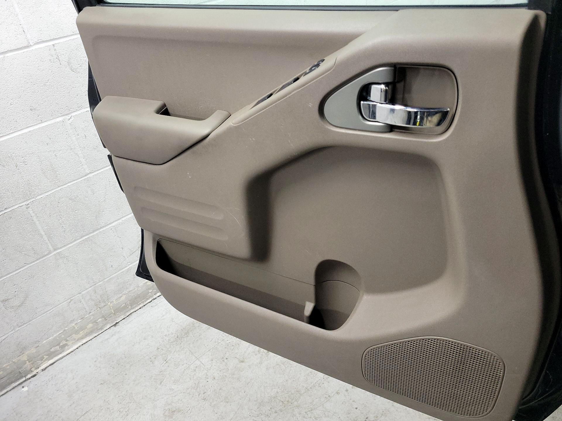 Thumbnail: 2015 Nissan Frontier - 12