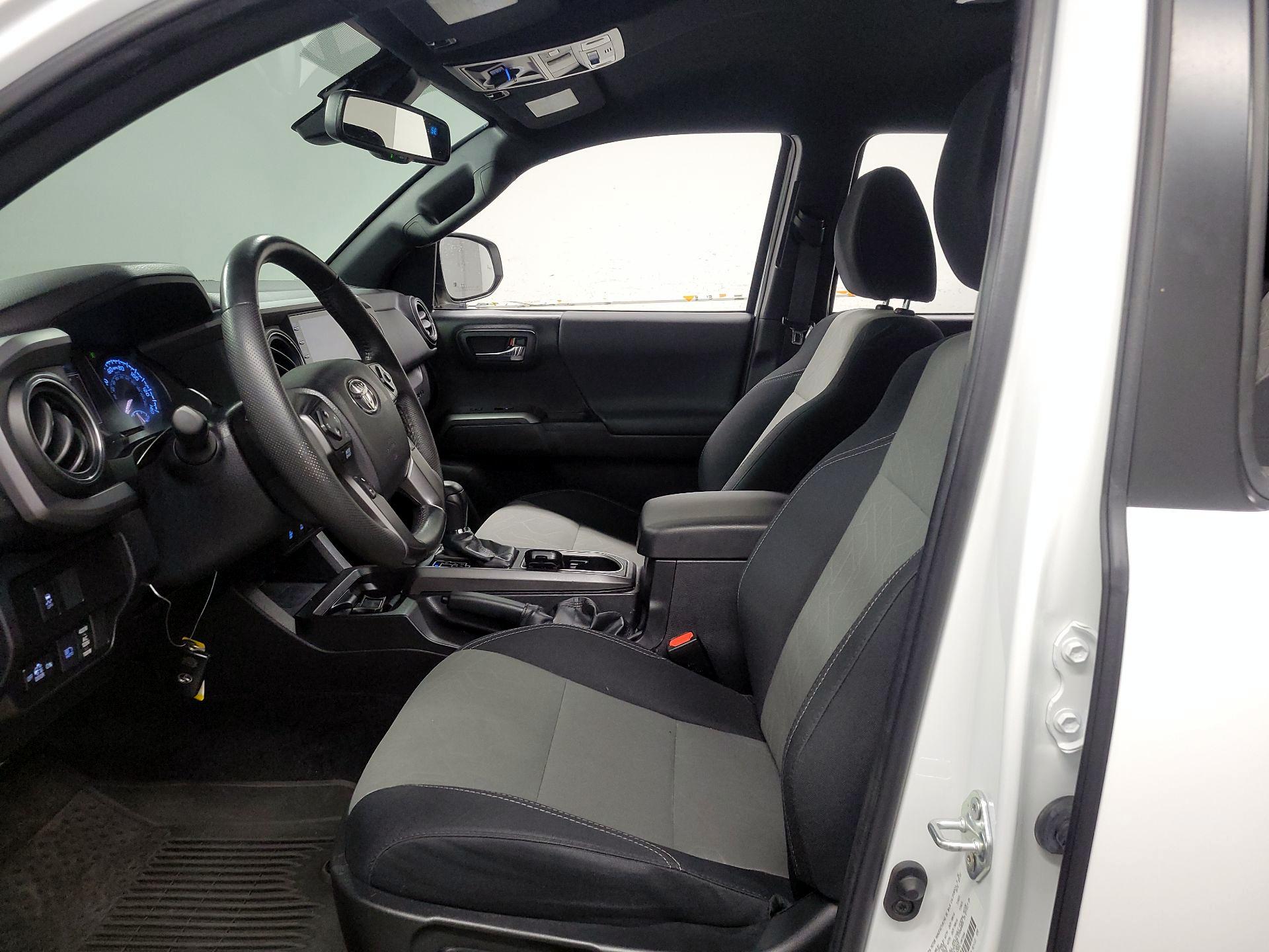 Thumbnail: 2022 Toyota Tacoma - 11