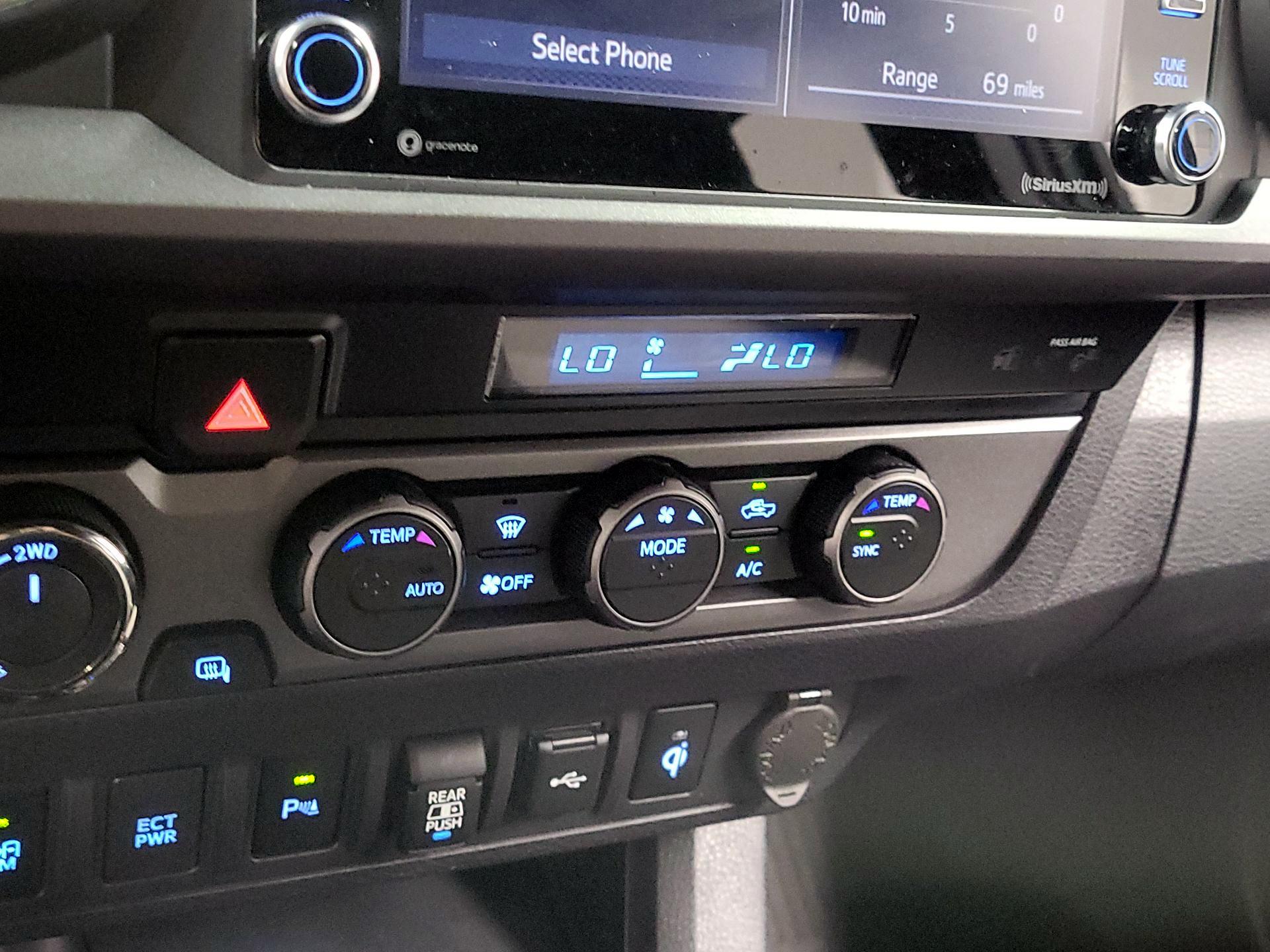 Thumbnail: 2022 Toyota Tacoma - 15