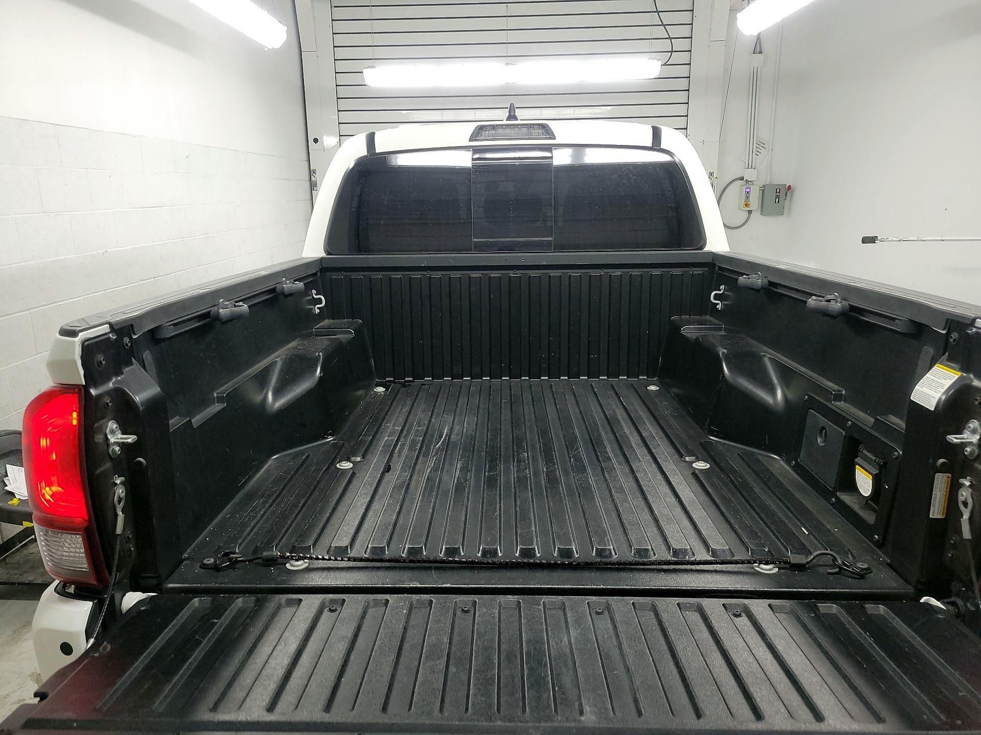 Thumbnail: 2022 Toyota Tacoma - 18