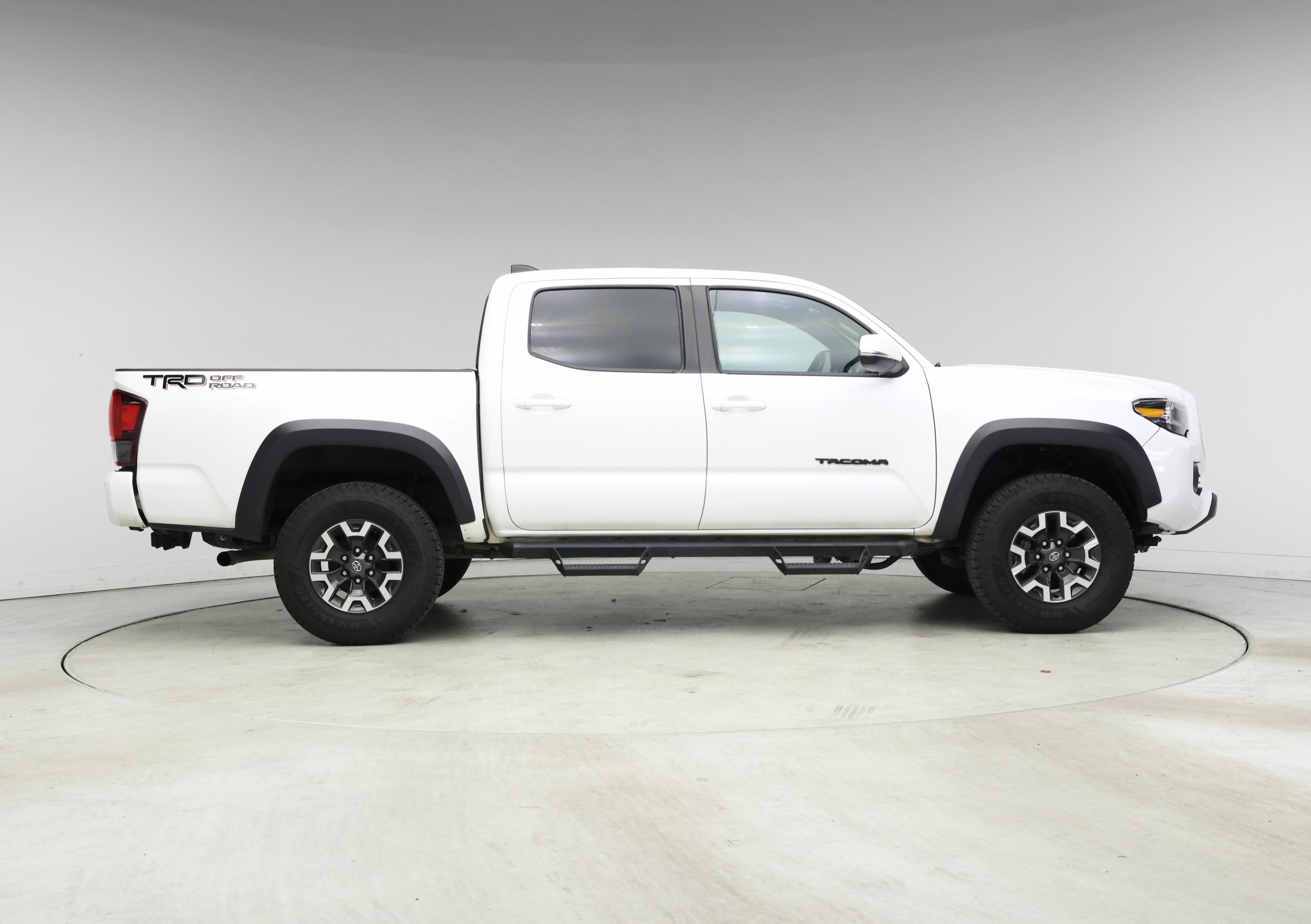 Thumbnail: 2022 Toyota Tacoma - 7