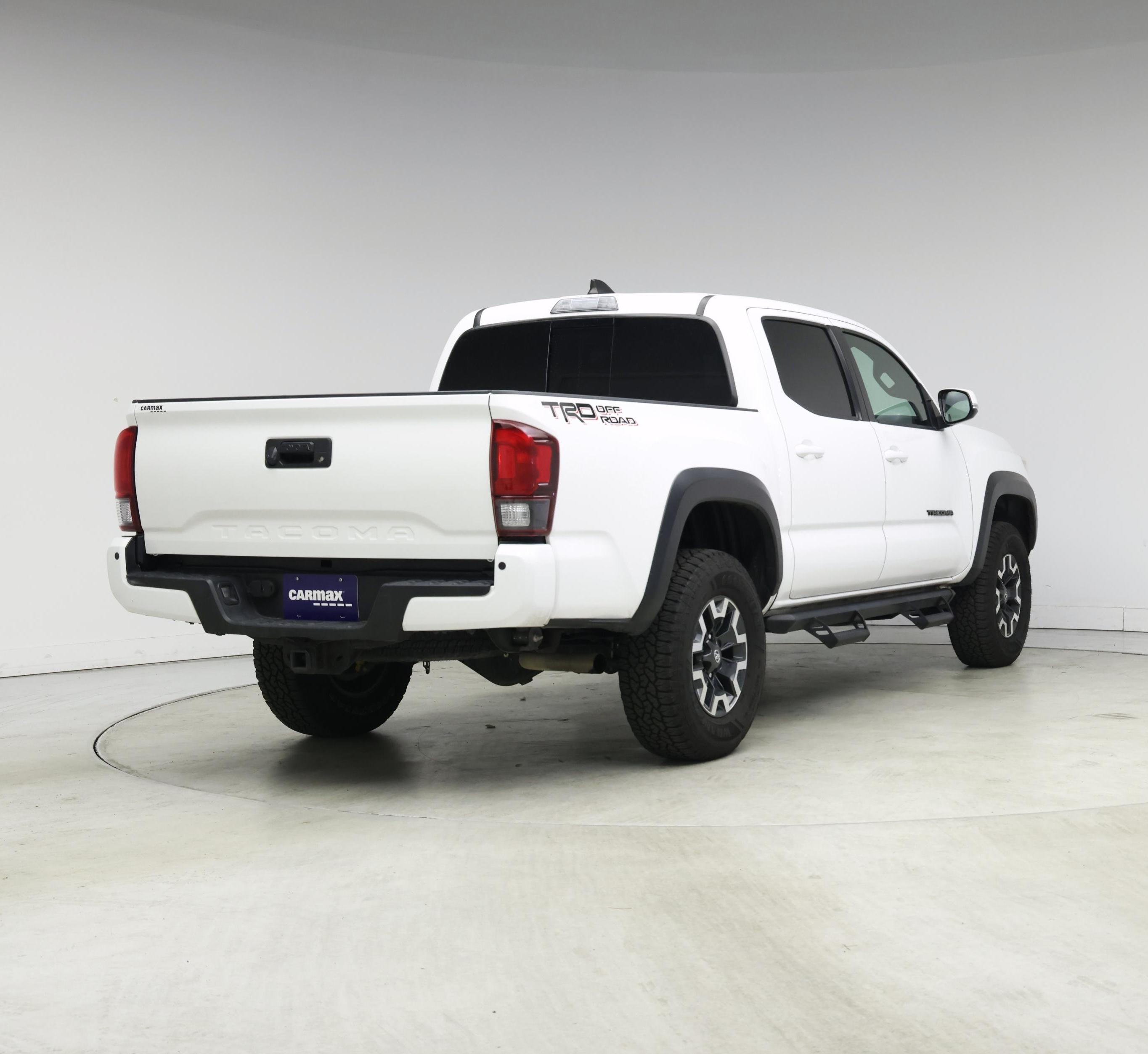 Thumbnail: 2022 Toyota Tacoma - 8