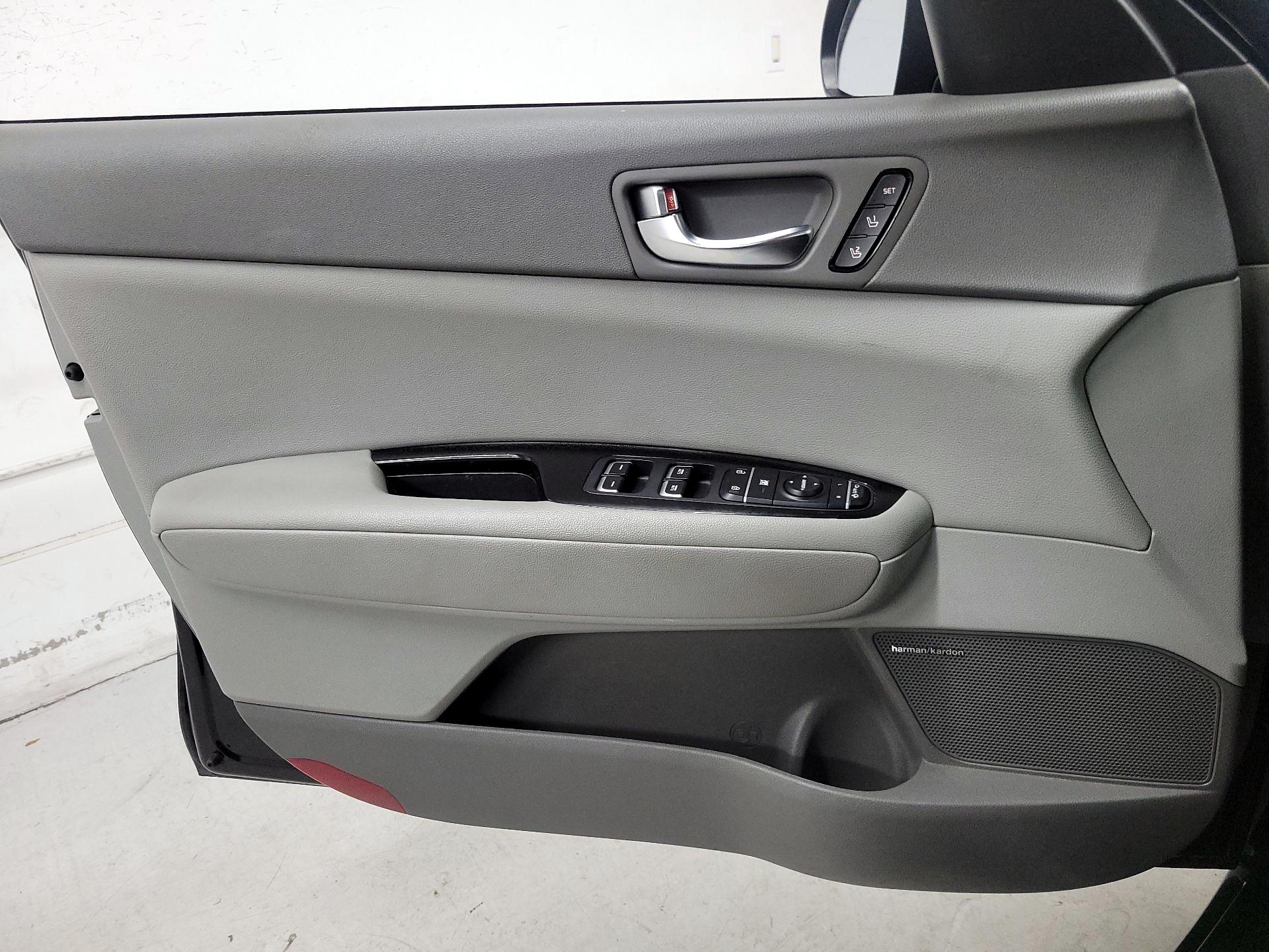 Thumbnail: 2017 Kia Optima - 12