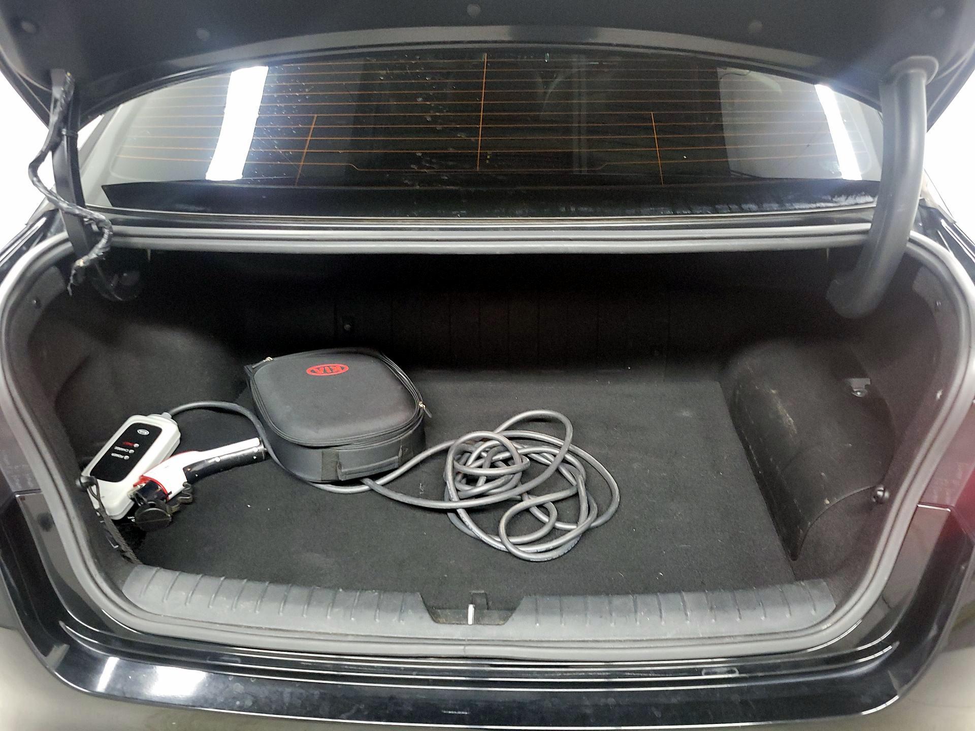 Thumbnail: 2017 Kia Optima - 18