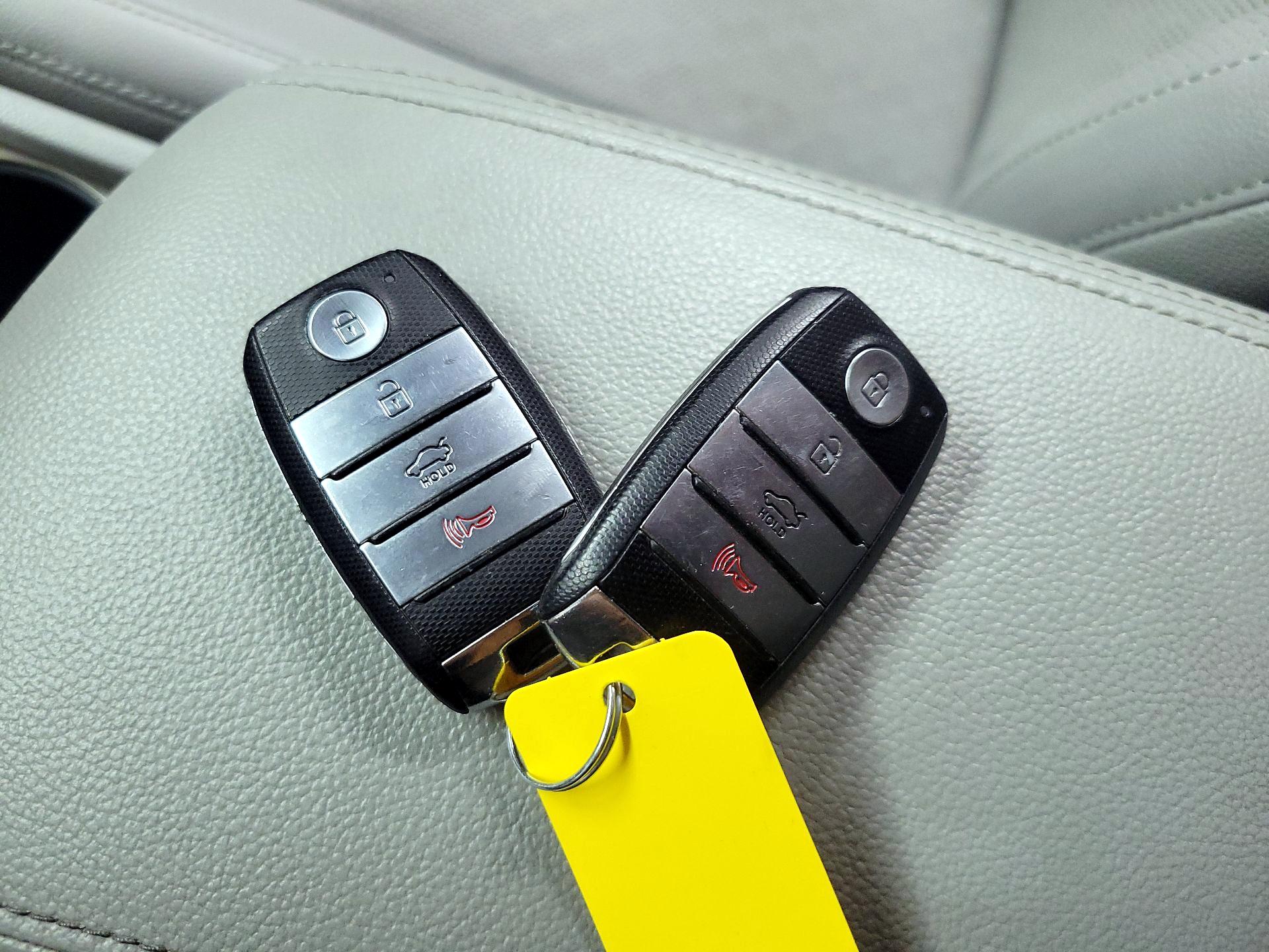 Thumbnail: 2017 Kia Optima - 20