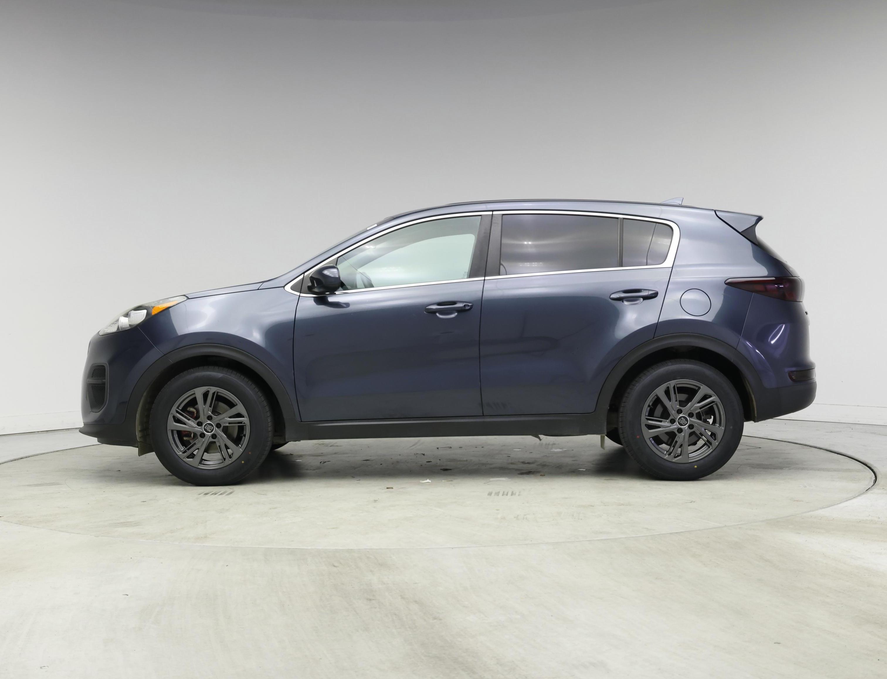 Thumbnail: 2019 Kia Sportage - 3