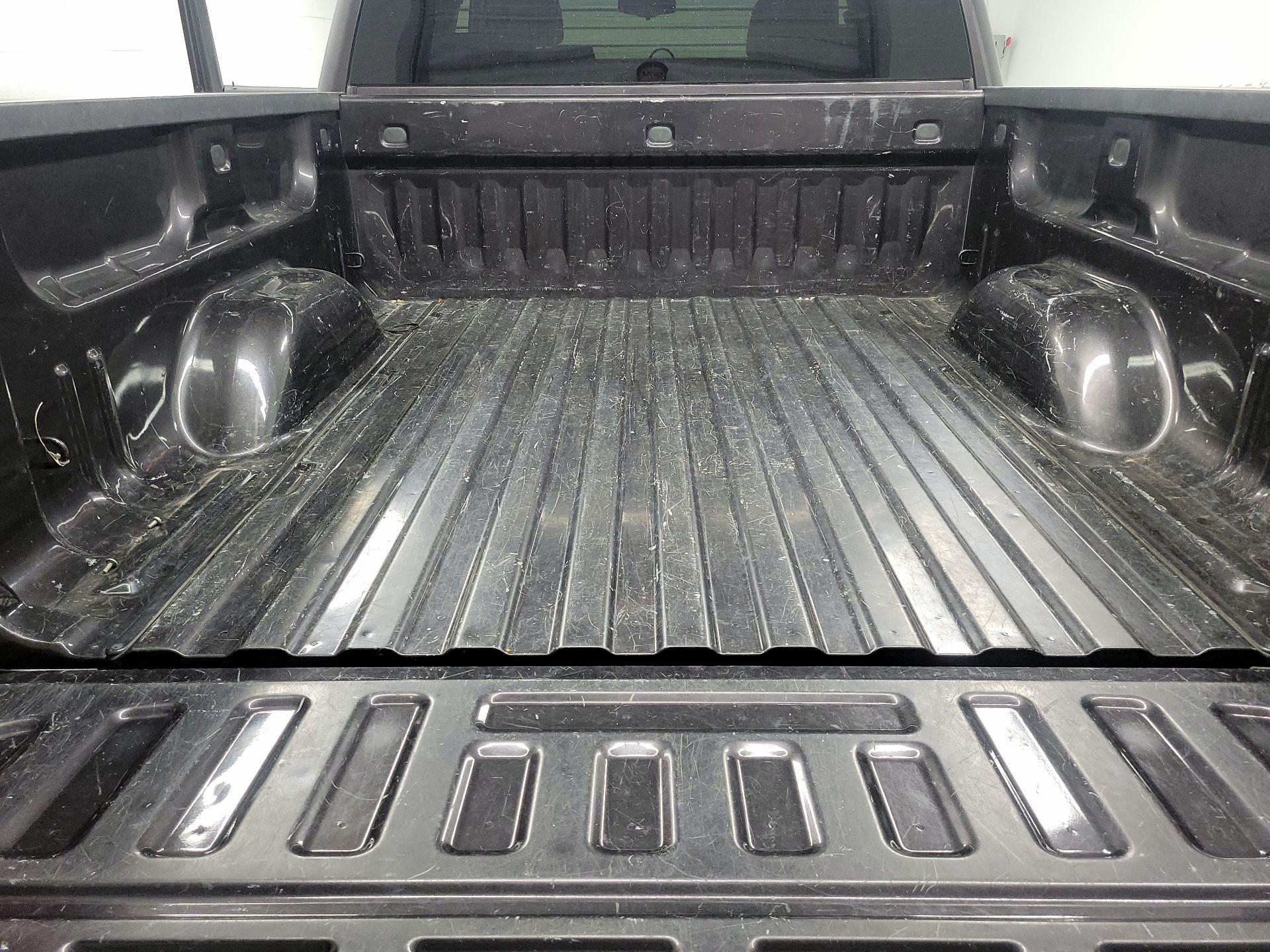 Thumbnail: 2016 Chevrolet Silverado 1500 - 18