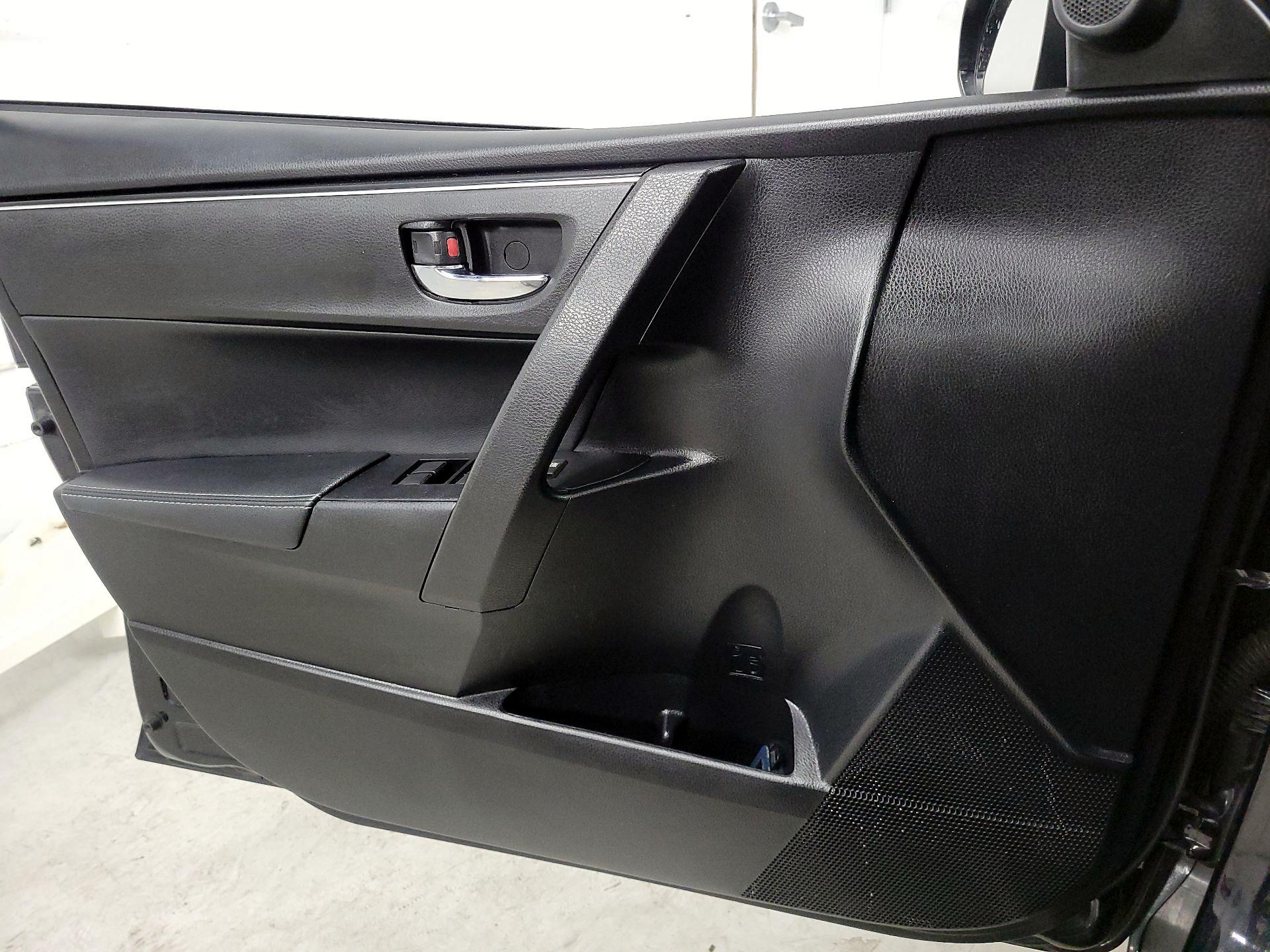 Thumbnail: 2017 Toyota Corolla - 12