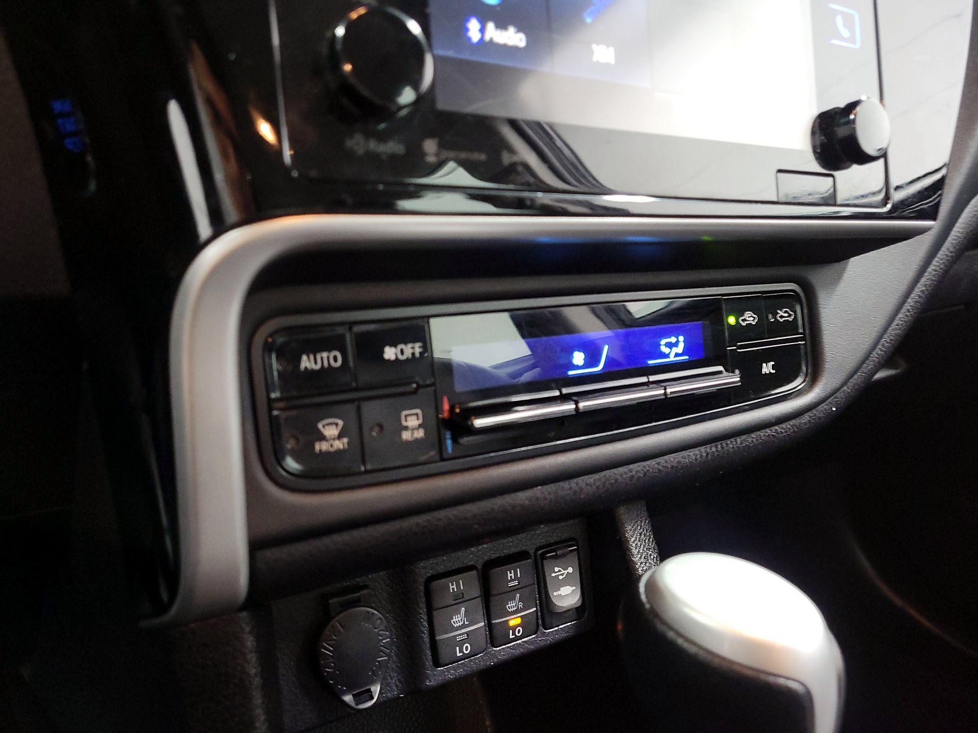 Thumbnail: 2017 Toyota Corolla - 16