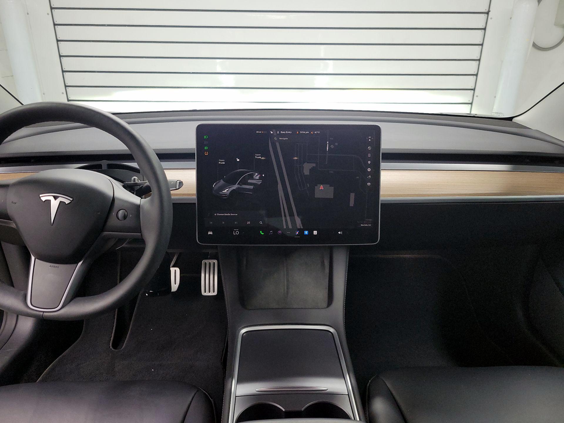 Thumbnail: 2023 Tesla Model 3 - 9