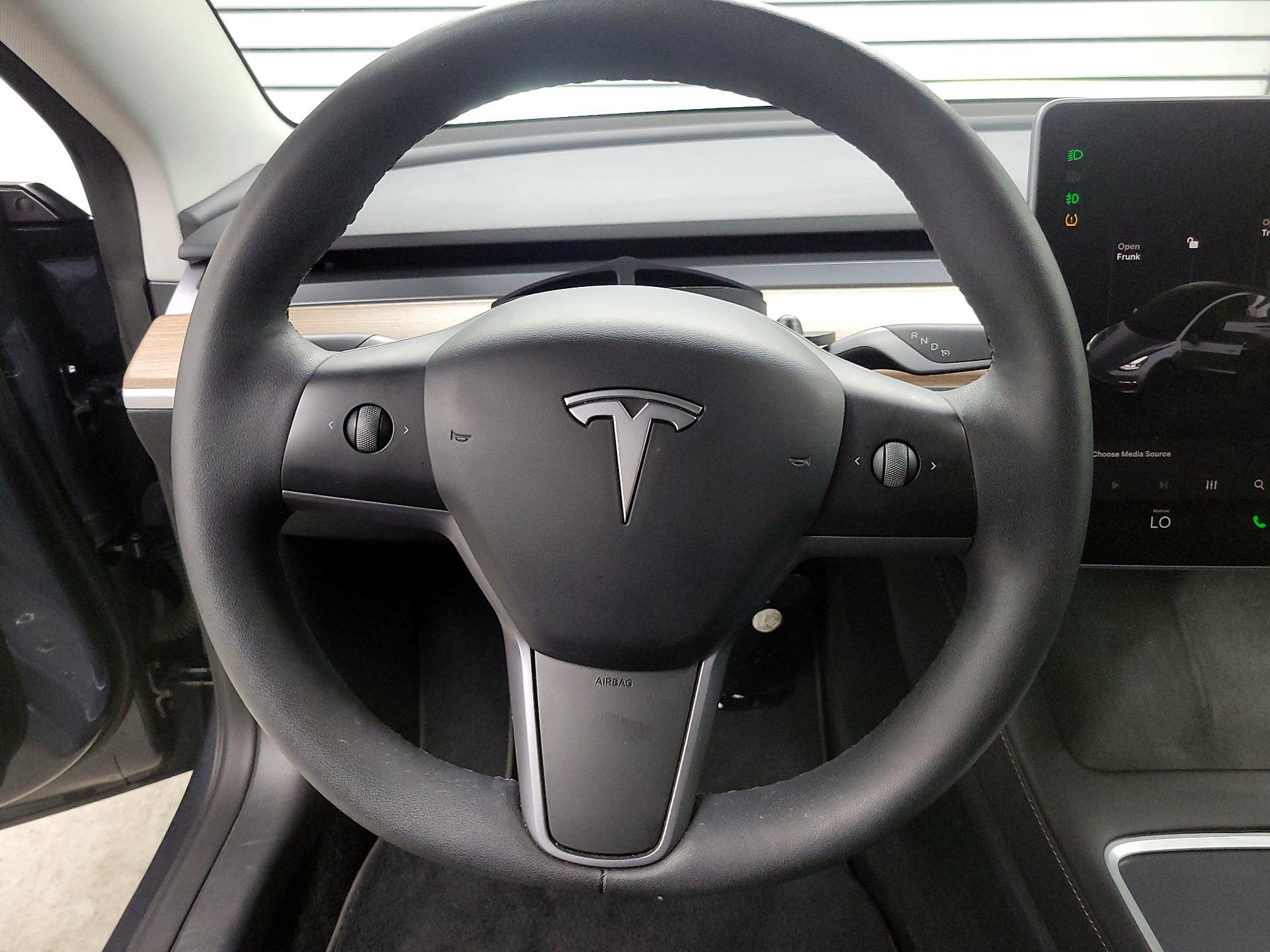 Thumbnail: 2023 Tesla Model 3 - 10