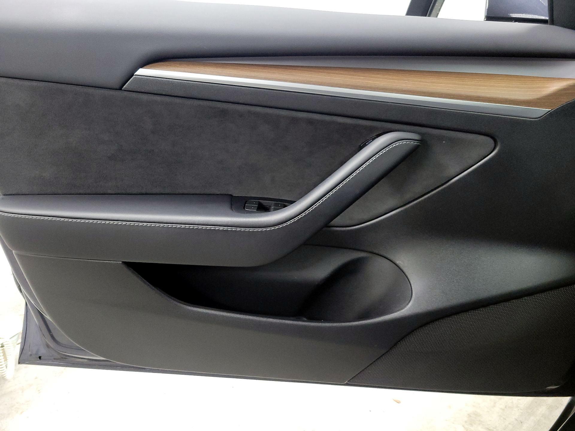 Thumbnail: 2023 Tesla Model 3 - 12