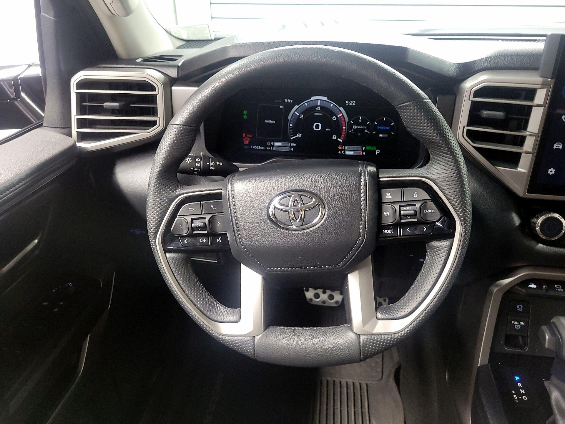 Thumbnail: 2023 Toyota Sequoia - 10