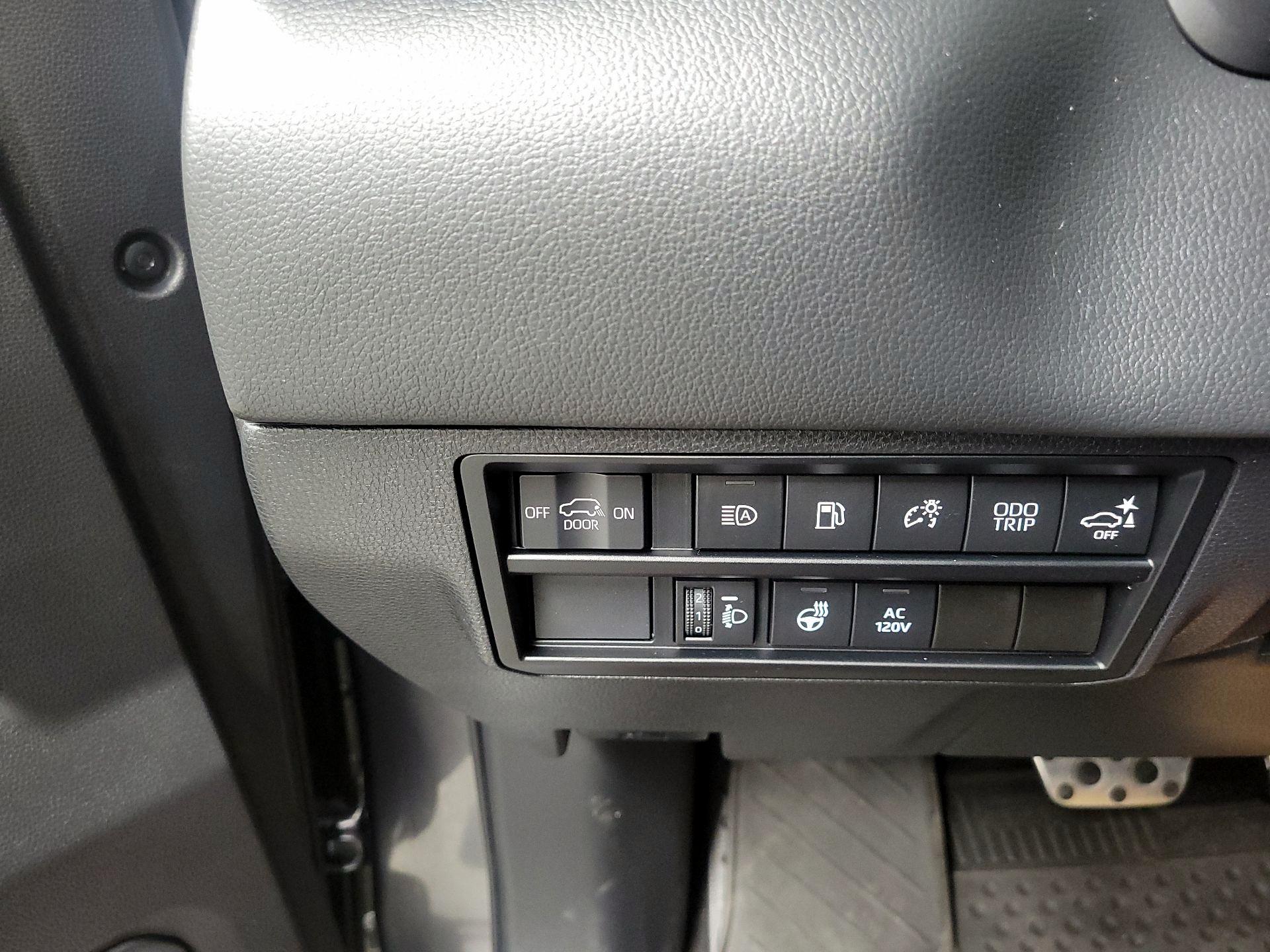 Thumbnail: 2023 Toyota Sequoia - 13